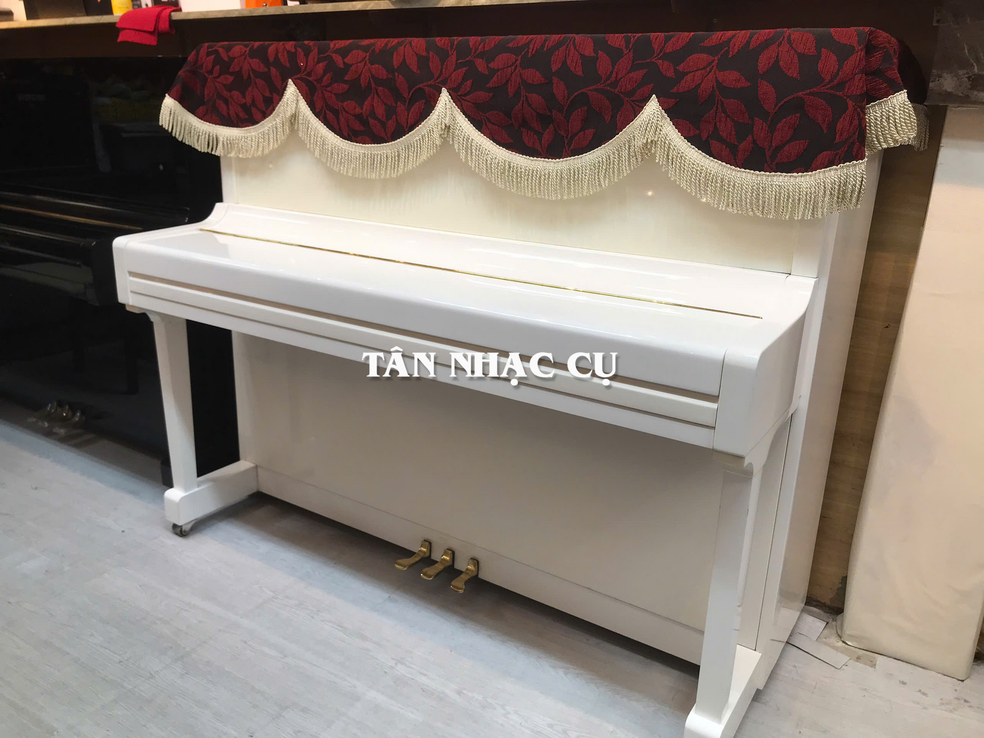 Đàn Piano Cơ Upright Essex EUP123E, Polish White