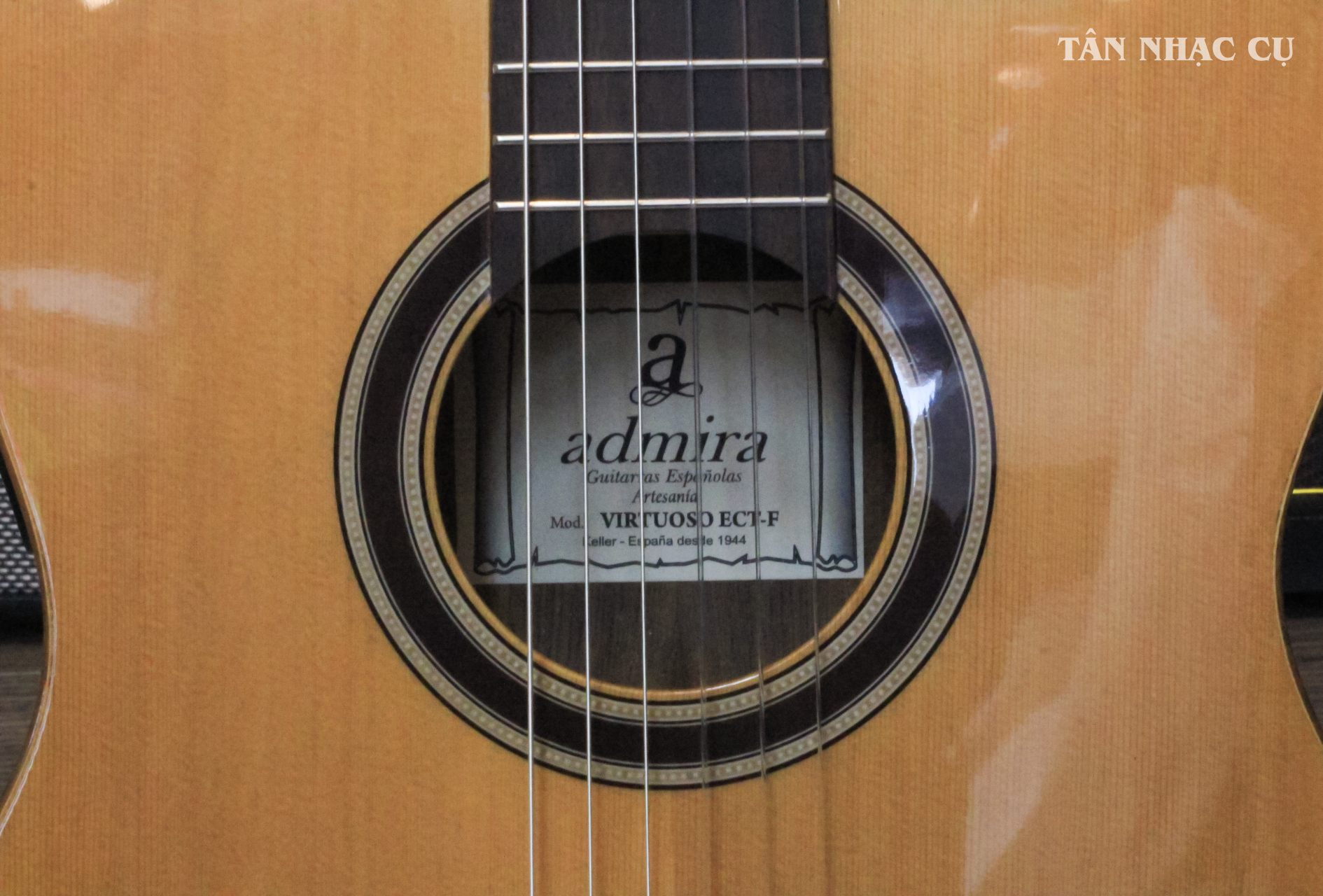 Đàn Guitar Classic Admira Virtuoso ECT-F