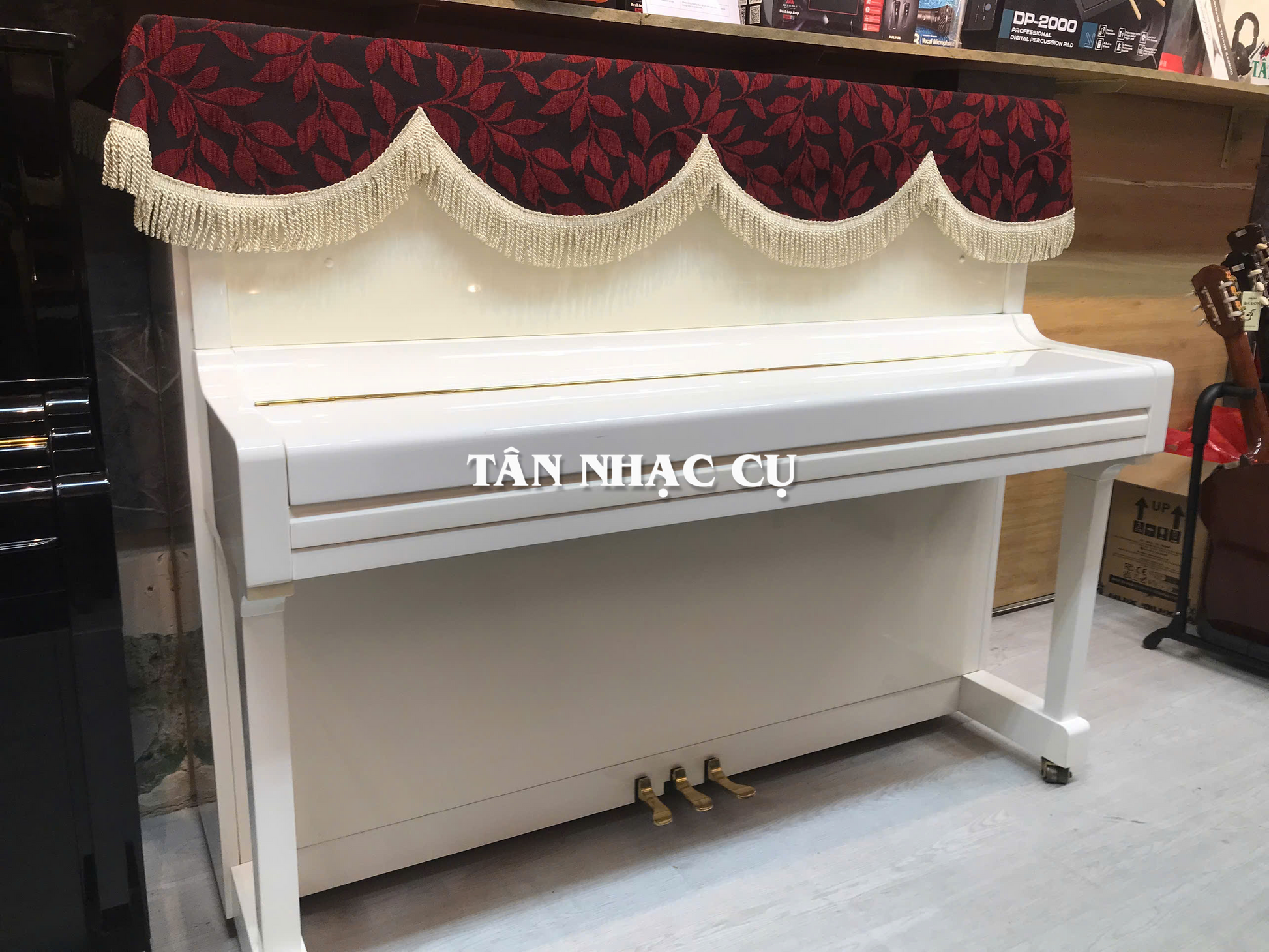 Đàn Piano Cơ Upright Essex EUP123E, Polish White