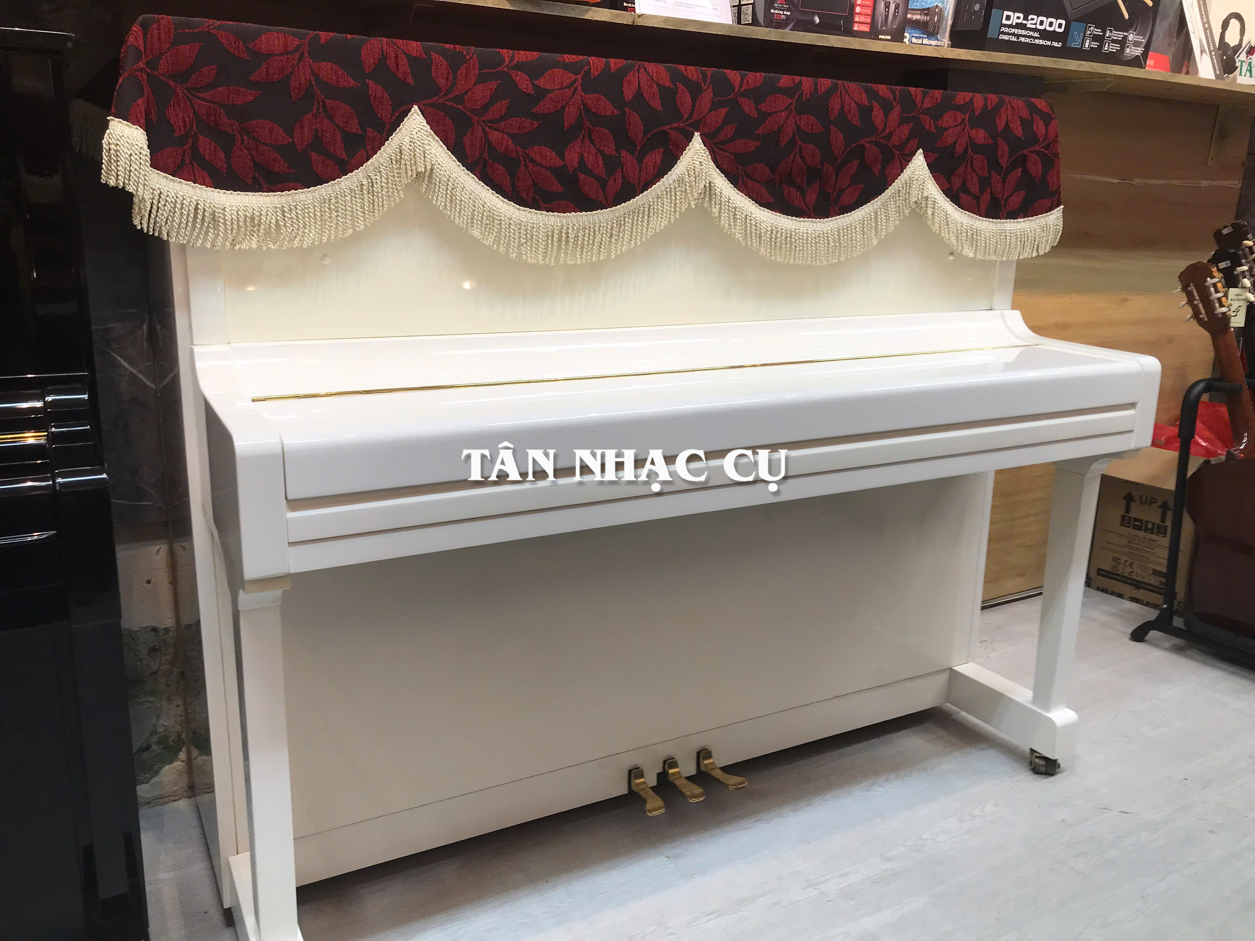 Đàn Piano Cơ Upright Essex EUP123E, Polish White