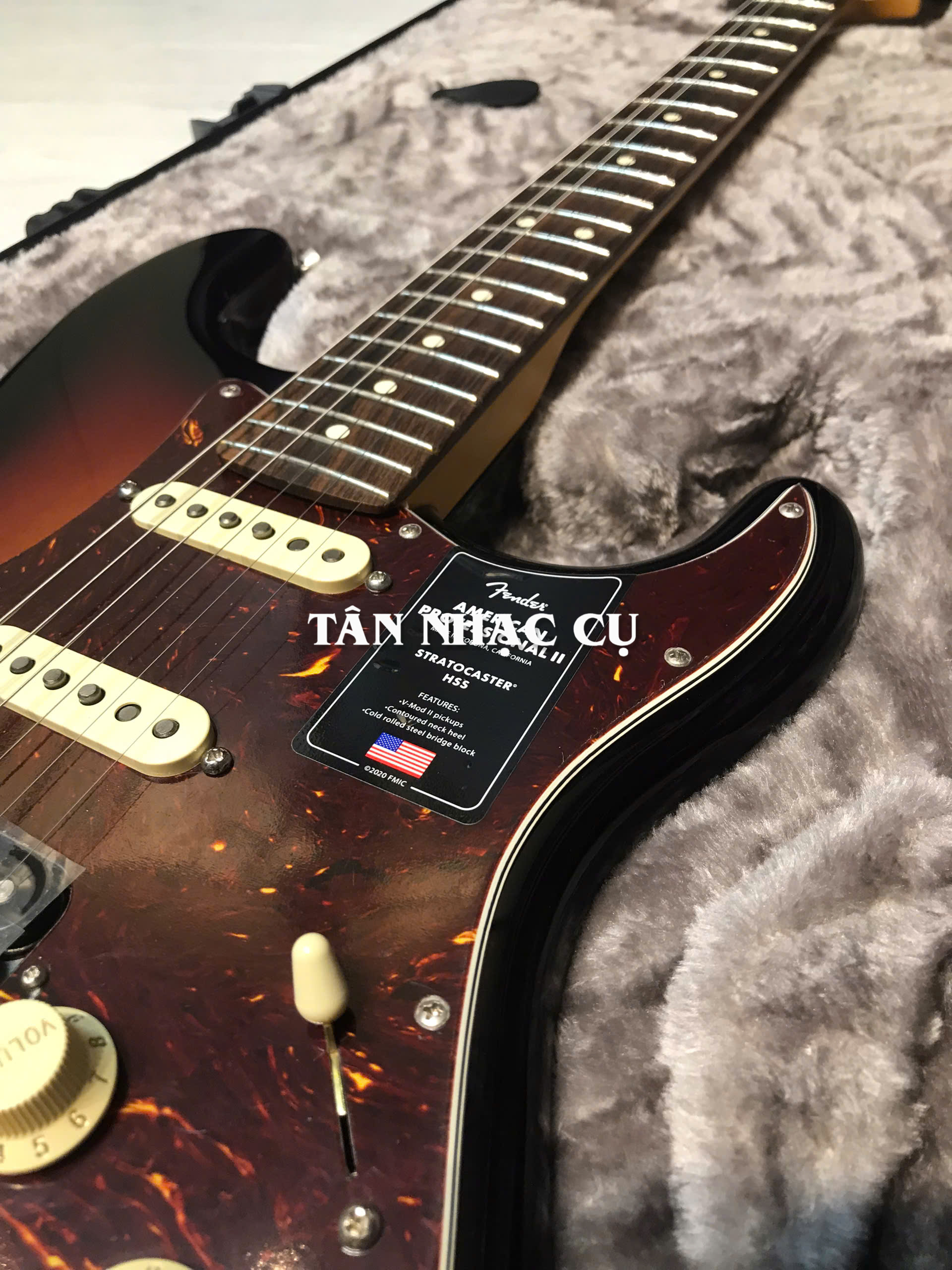 Fender American Professional II Stratocaster® HSS - 3 Color Sunburst

