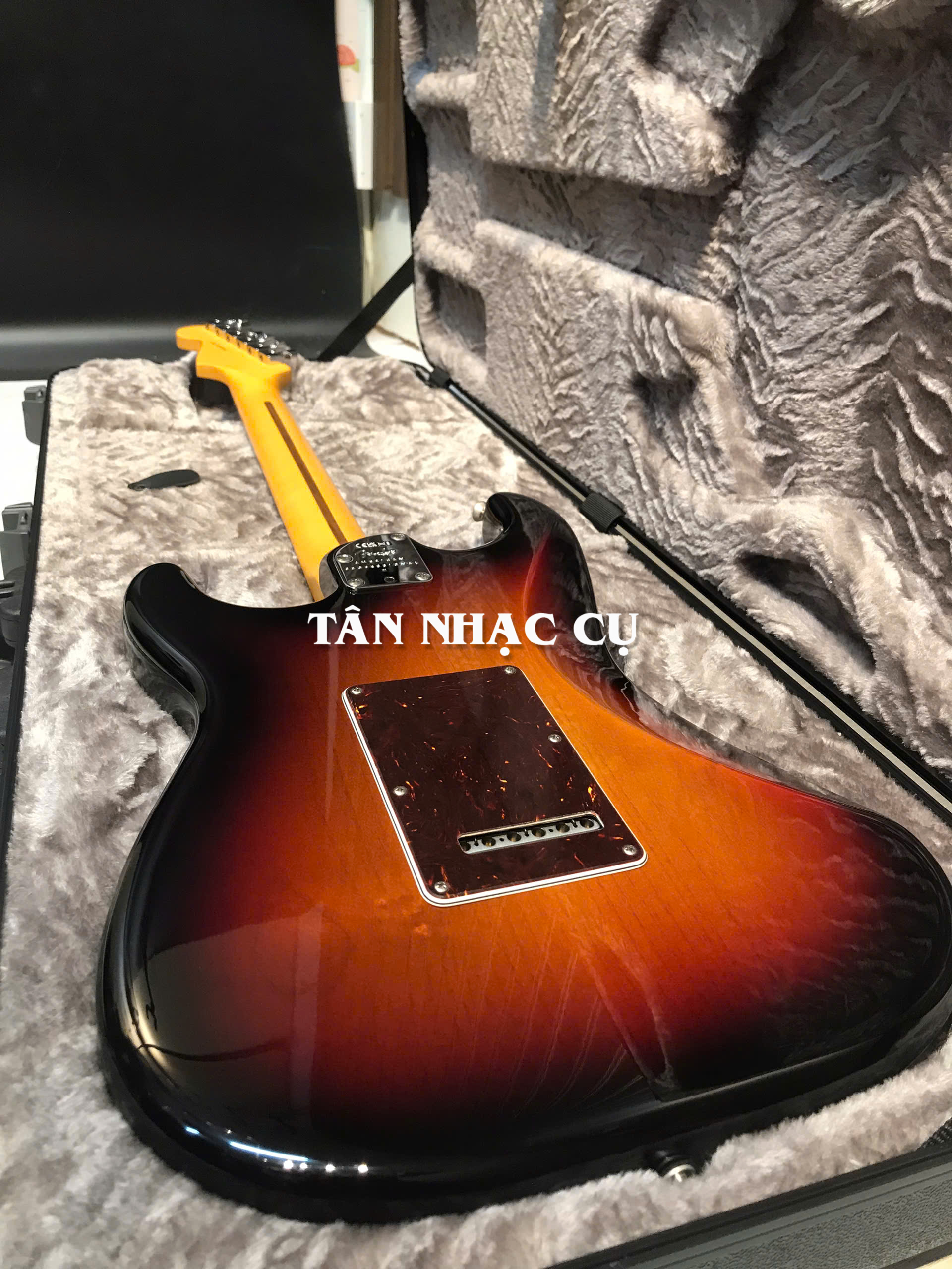 Fender American Professional II Stratocaster® HSS - 3 Color Sunburst
