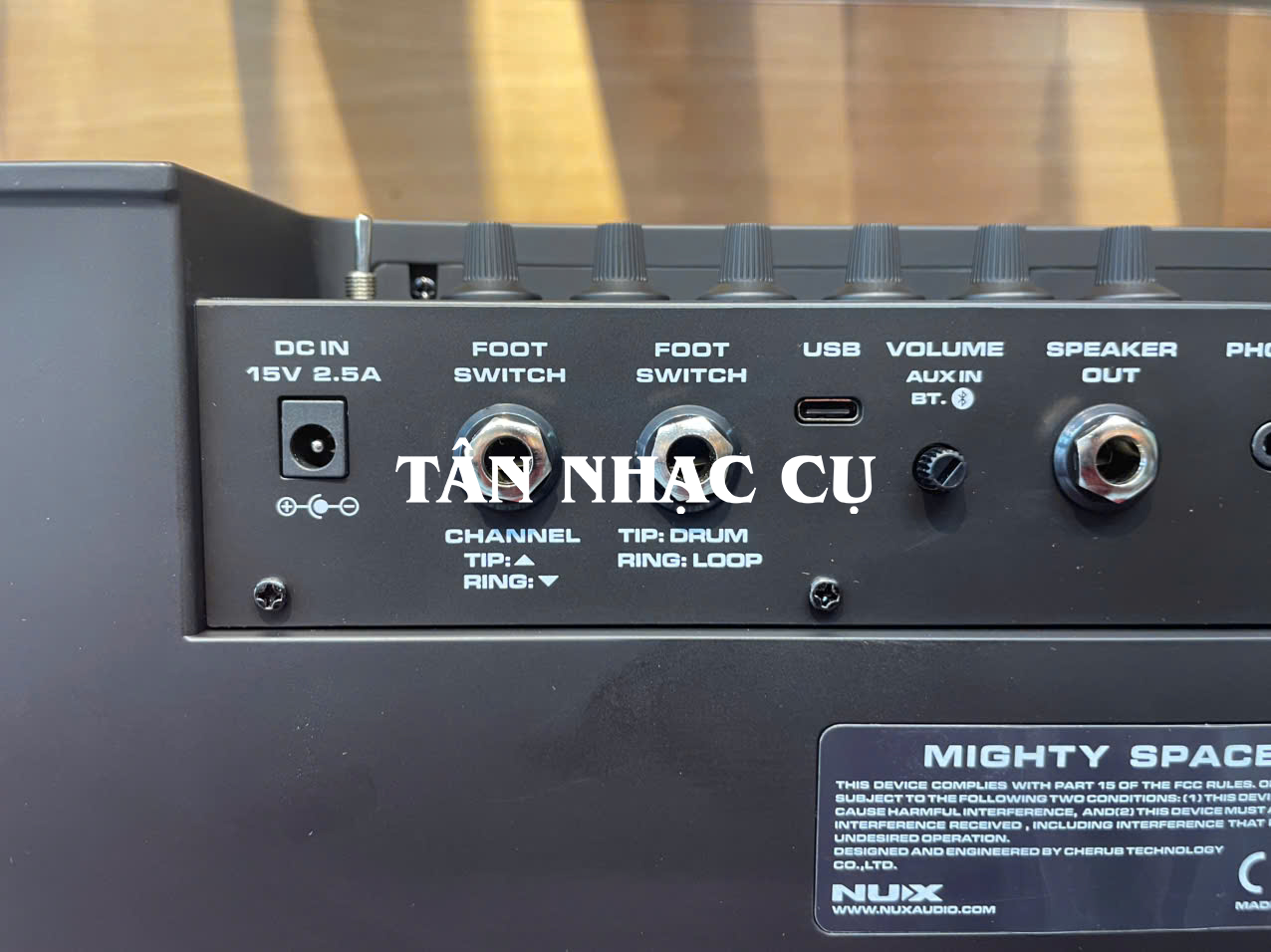 Nux Mighty Space