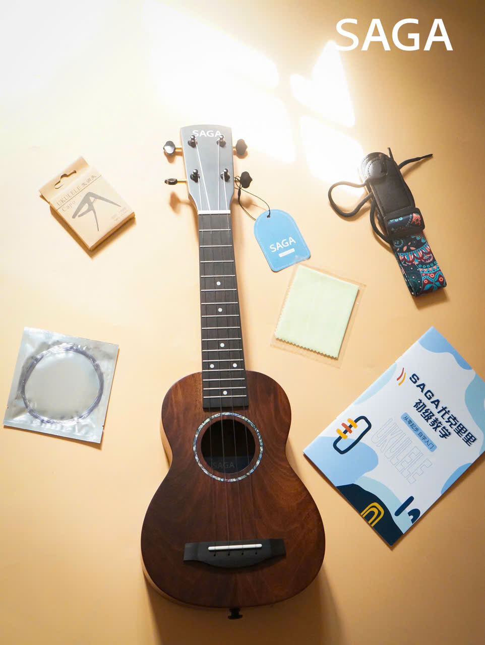 Đàn Ukulele Saga Soprano UK21 w/Bag