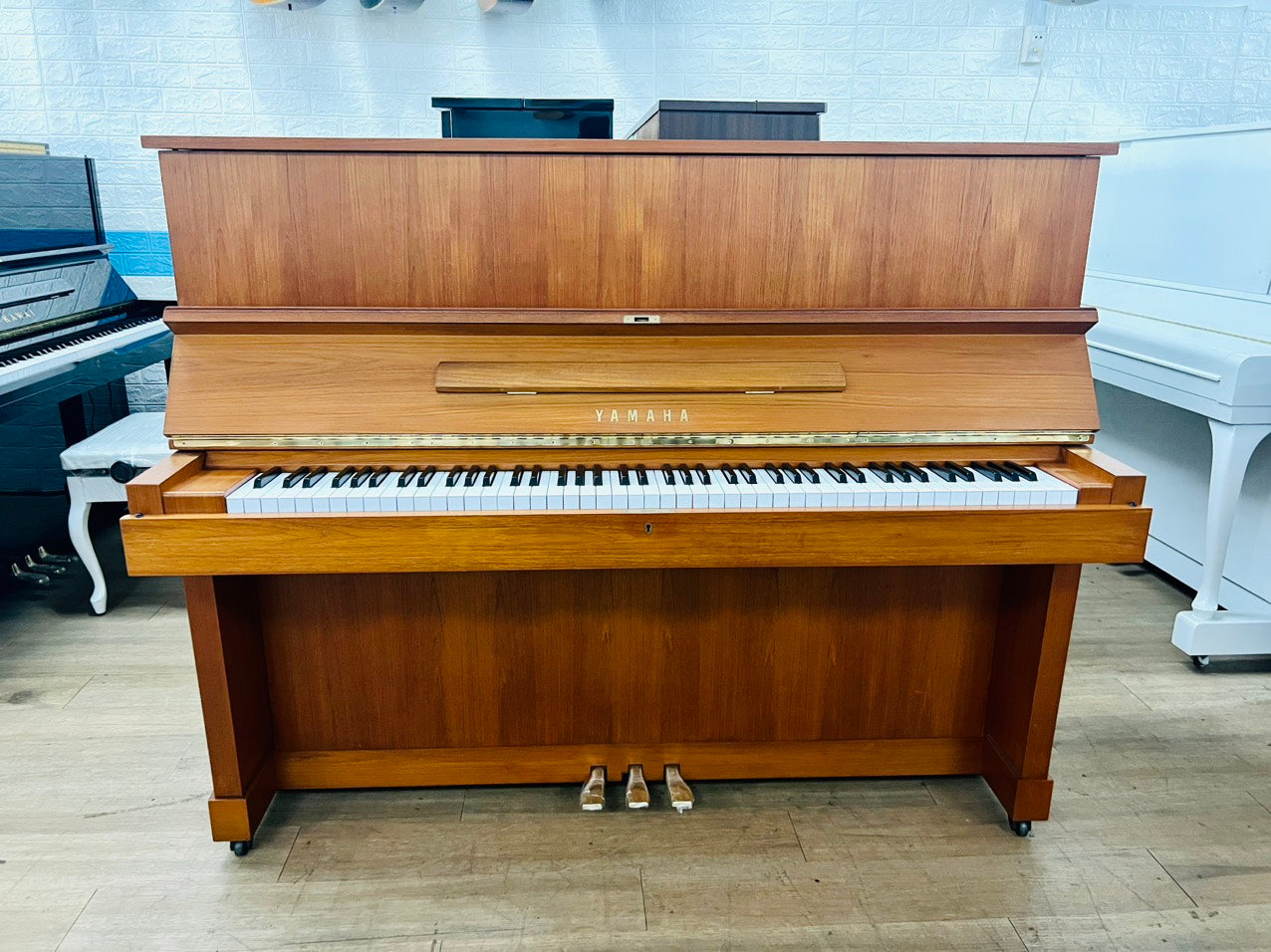 Đàn Piano Cơ Yamaha W103