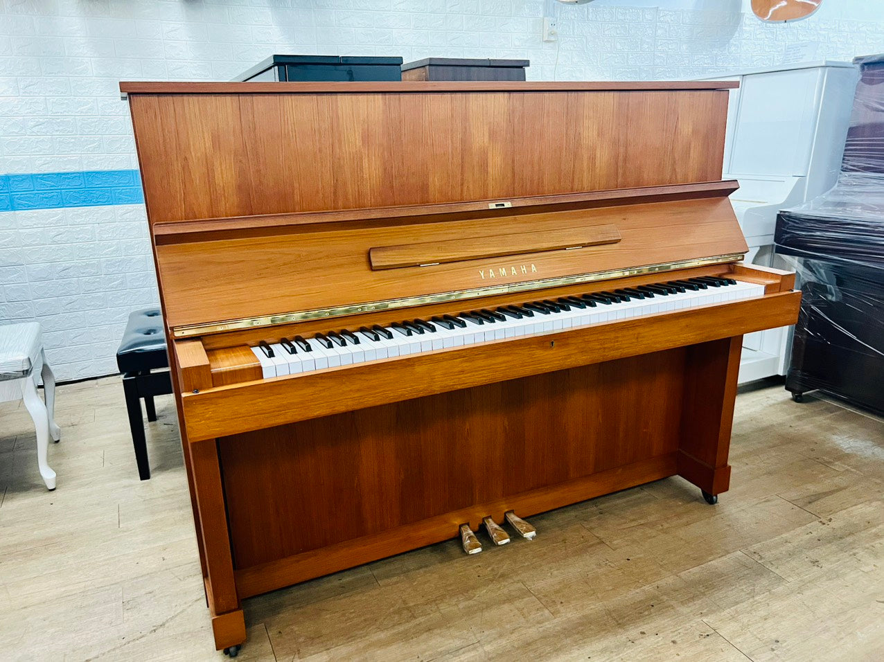 Đàn Piano Cơ Yamaha W103