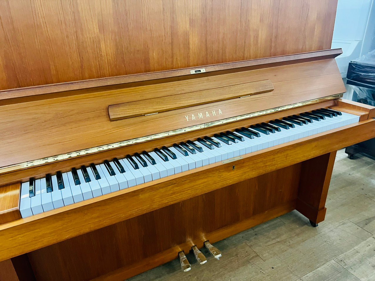 Đàn Piano Cơ Yamaha W103