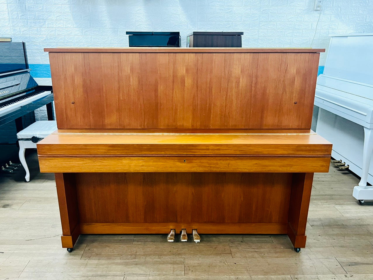 Đàn Piano Cơ Yamaha W103