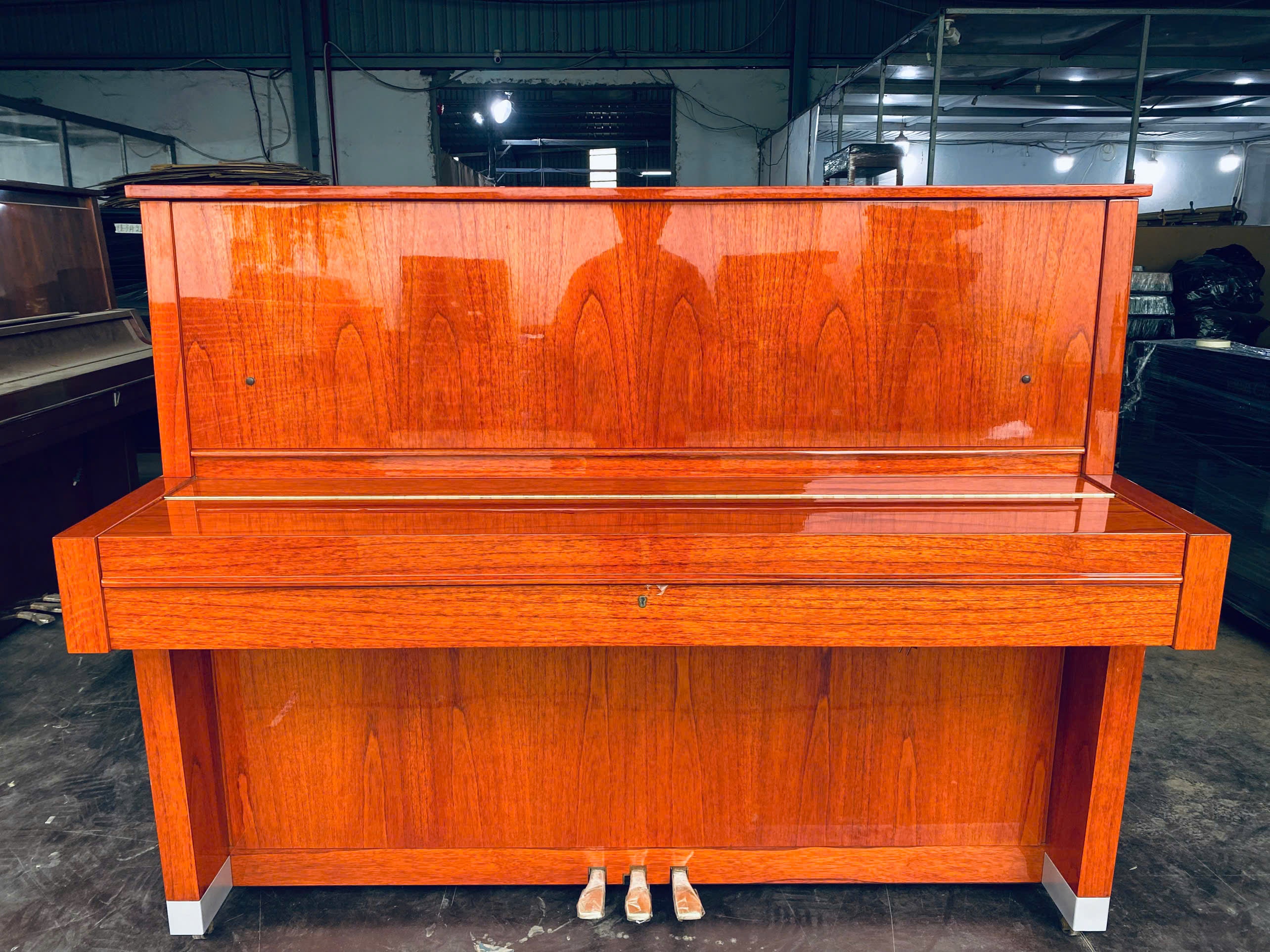 Đàn Piano Cơ Yamaha W104