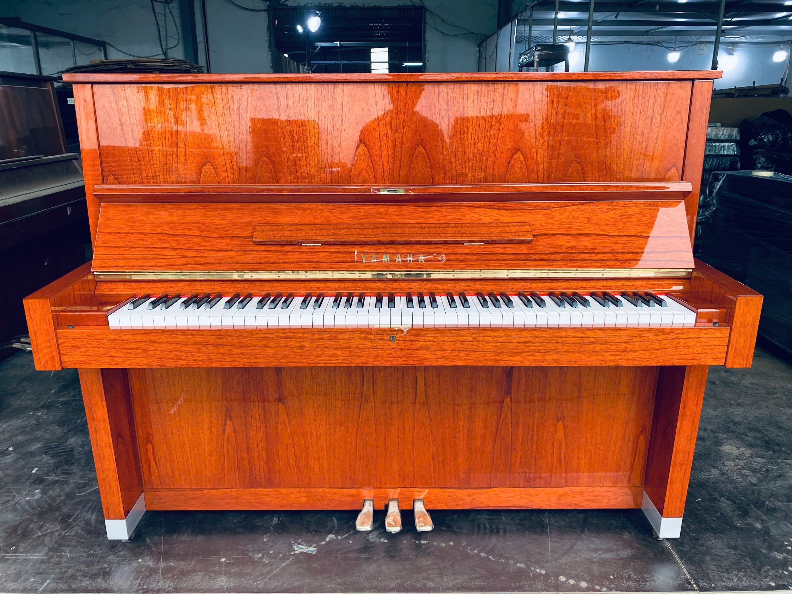 Đàn Piano Cơ Yamaha W104