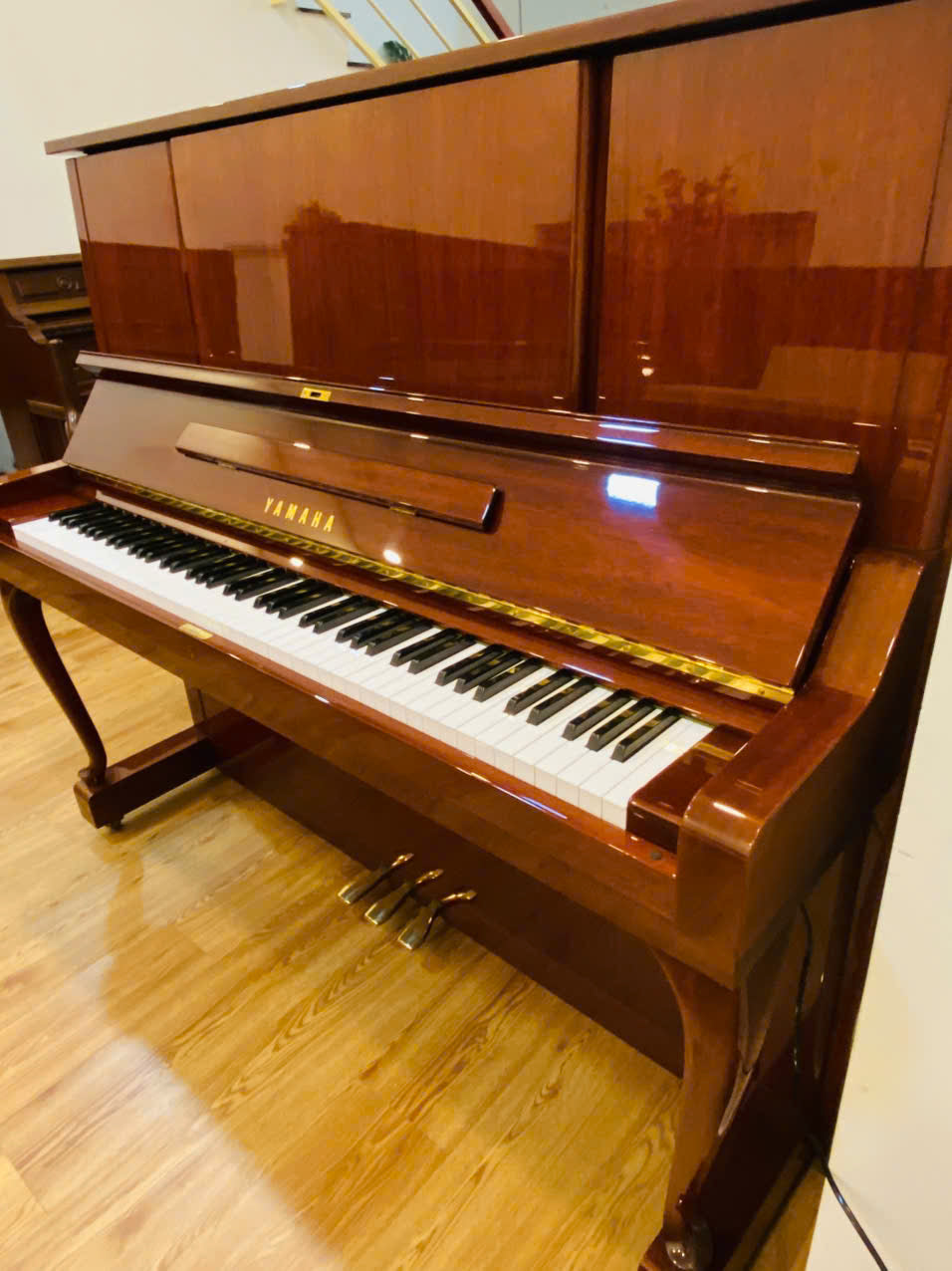 Đàn Piano Cơ Yamaha W106