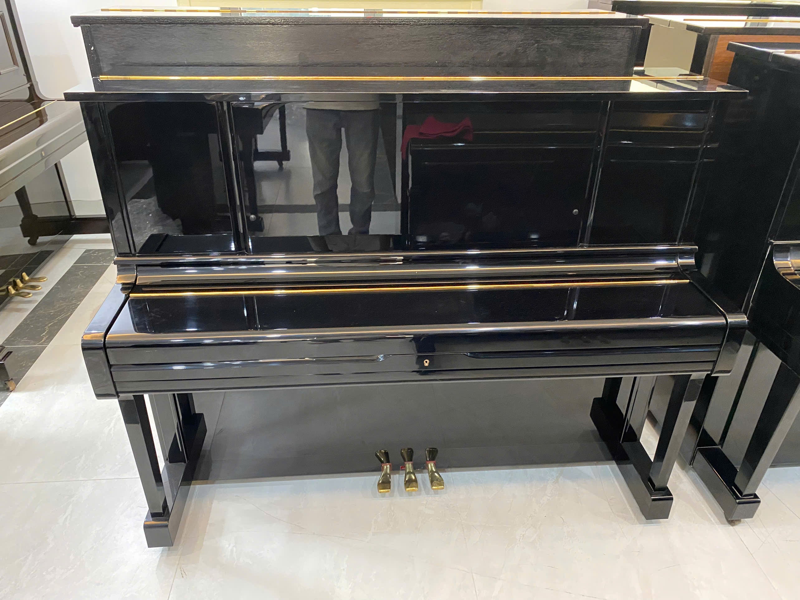 Đàn Piano Cơ Upright Yamaha UX1