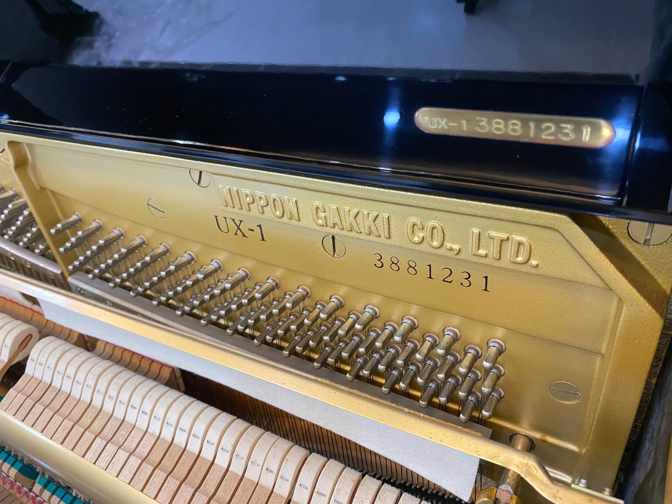 Đàn Piano Cơ Upright Yamaha UX1