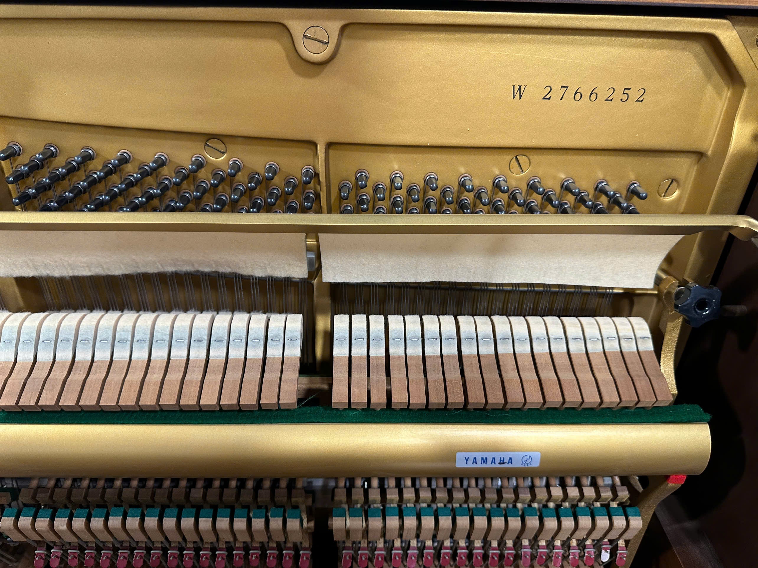 Đàn Piano Cơ Yamaha W102