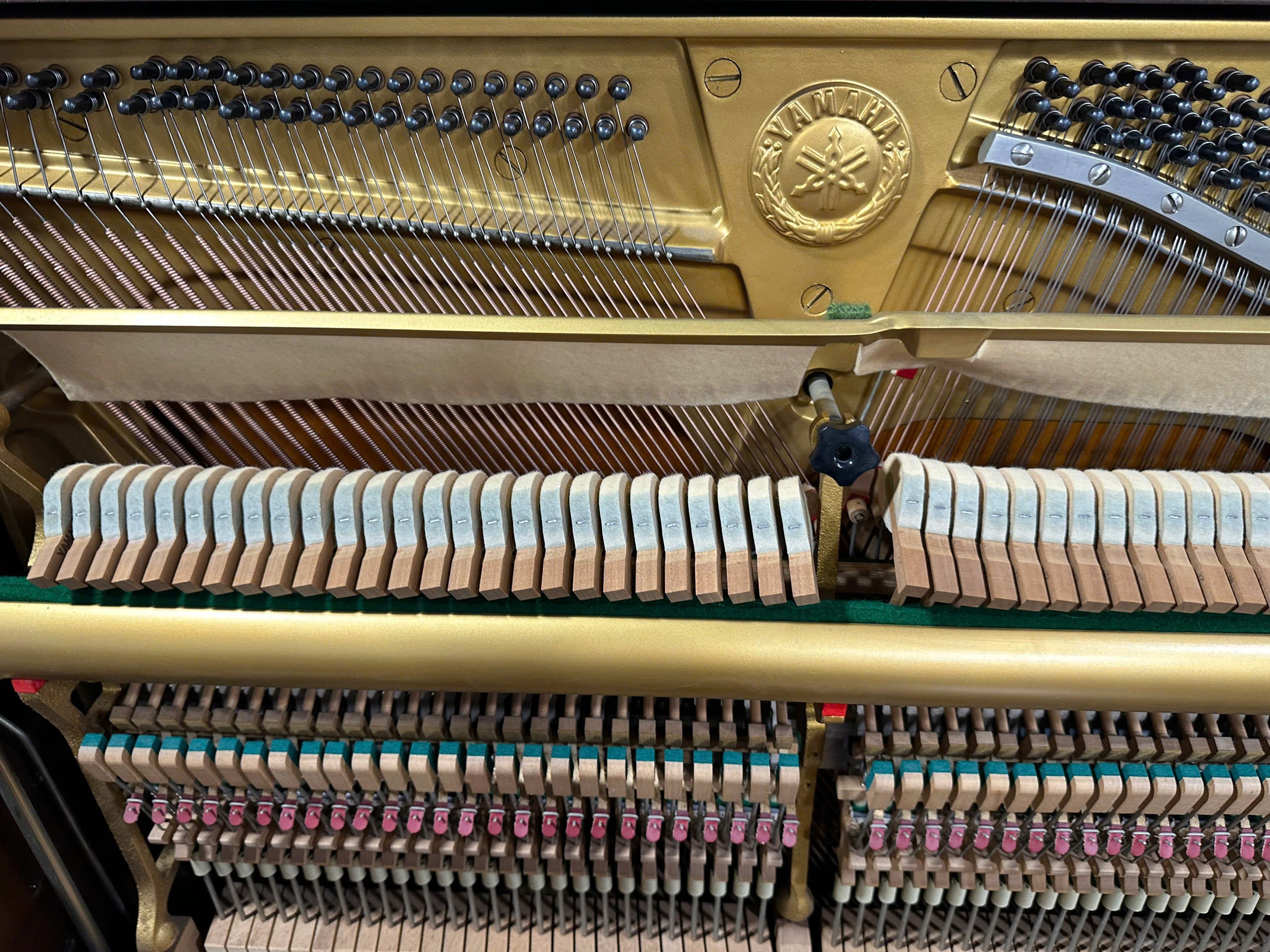 Đàn Piano Cơ Yamaha W102