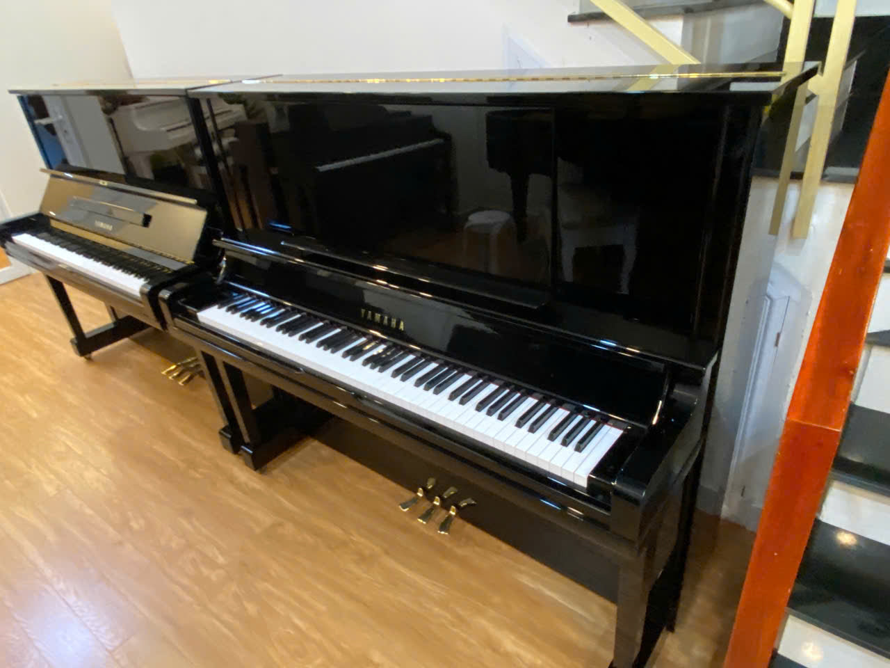 Đàn Piano Cơ Yamaha UX30BL