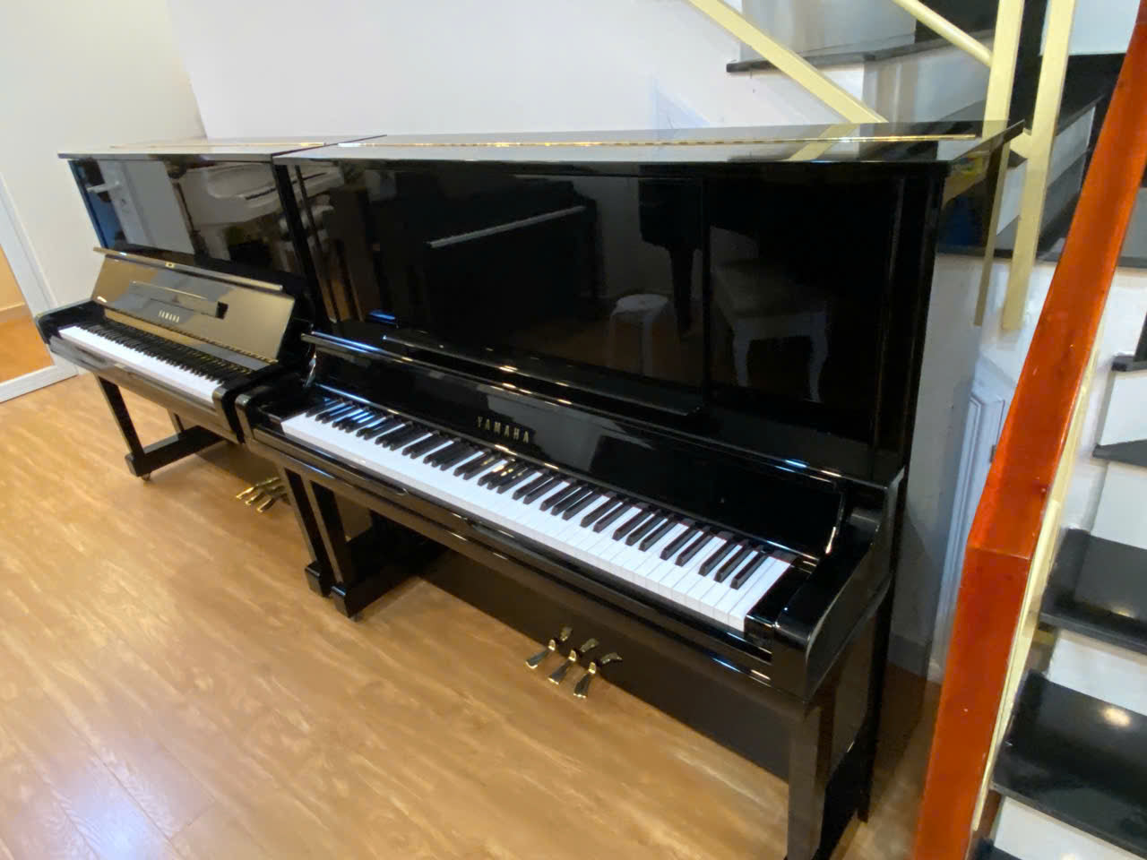 Đàn Piano Cơ Yamaha UX30BL