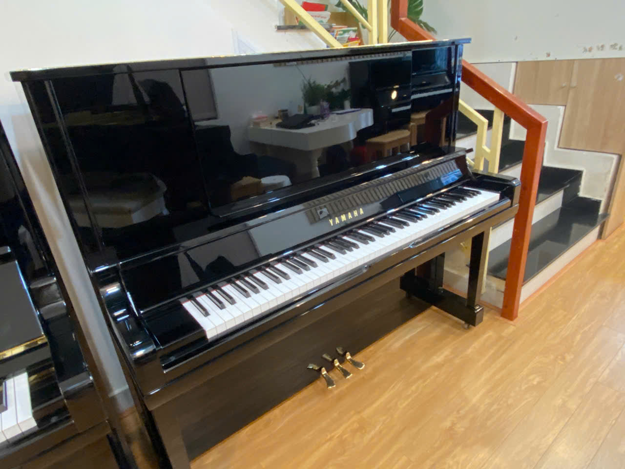 Đàn Piano Cơ Yamaha UX30BL