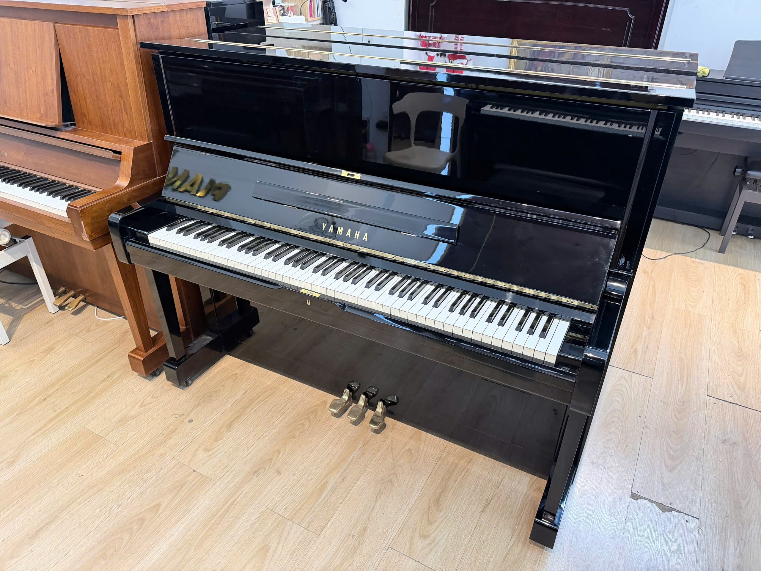 Đàn Piano Cơ Yamaha U1H
