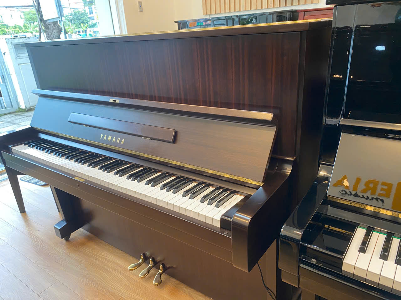 Đàn Piano Cơ Yamaha U1F