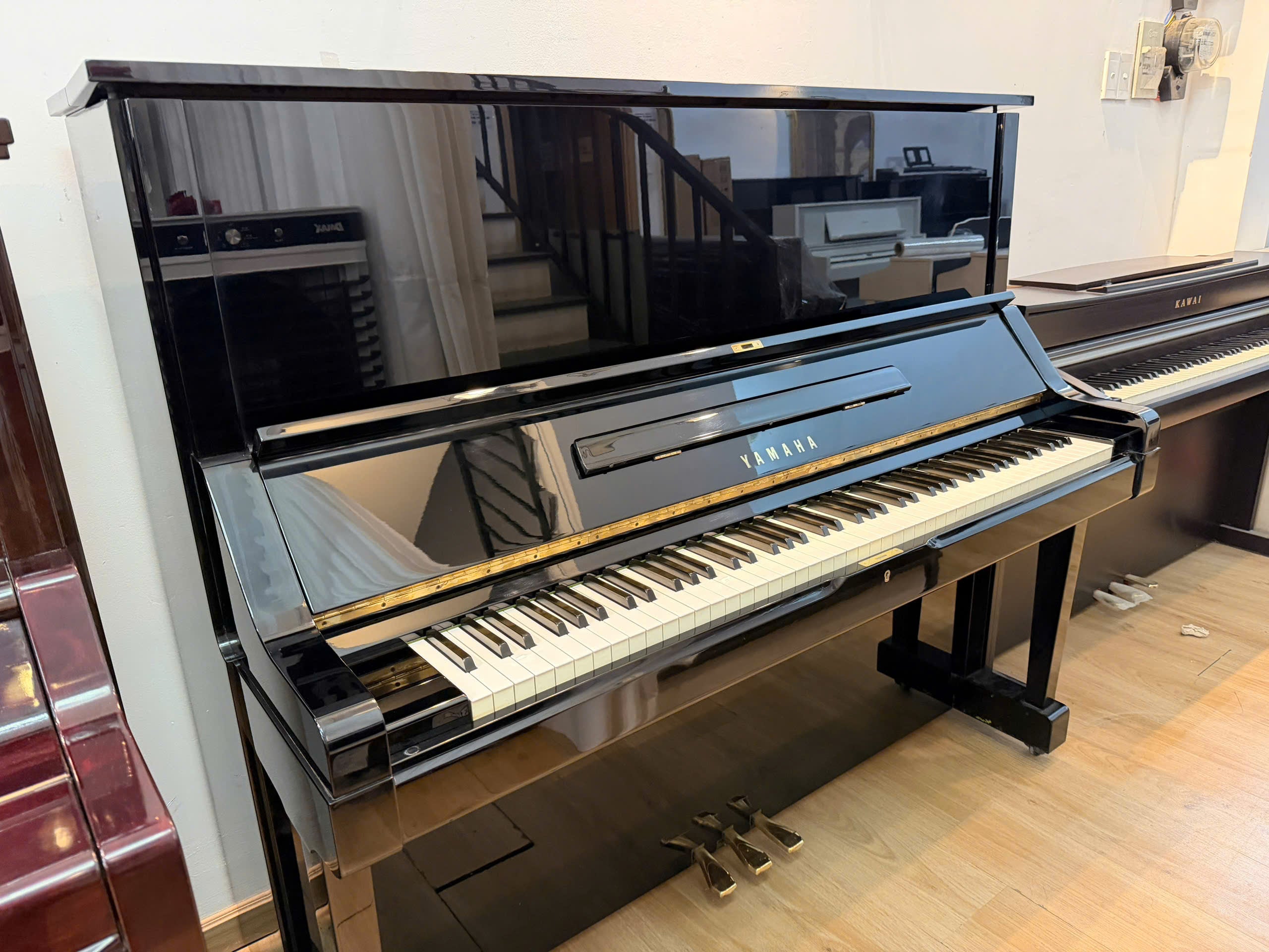 Đàn Piano Cơ Yamaha UX