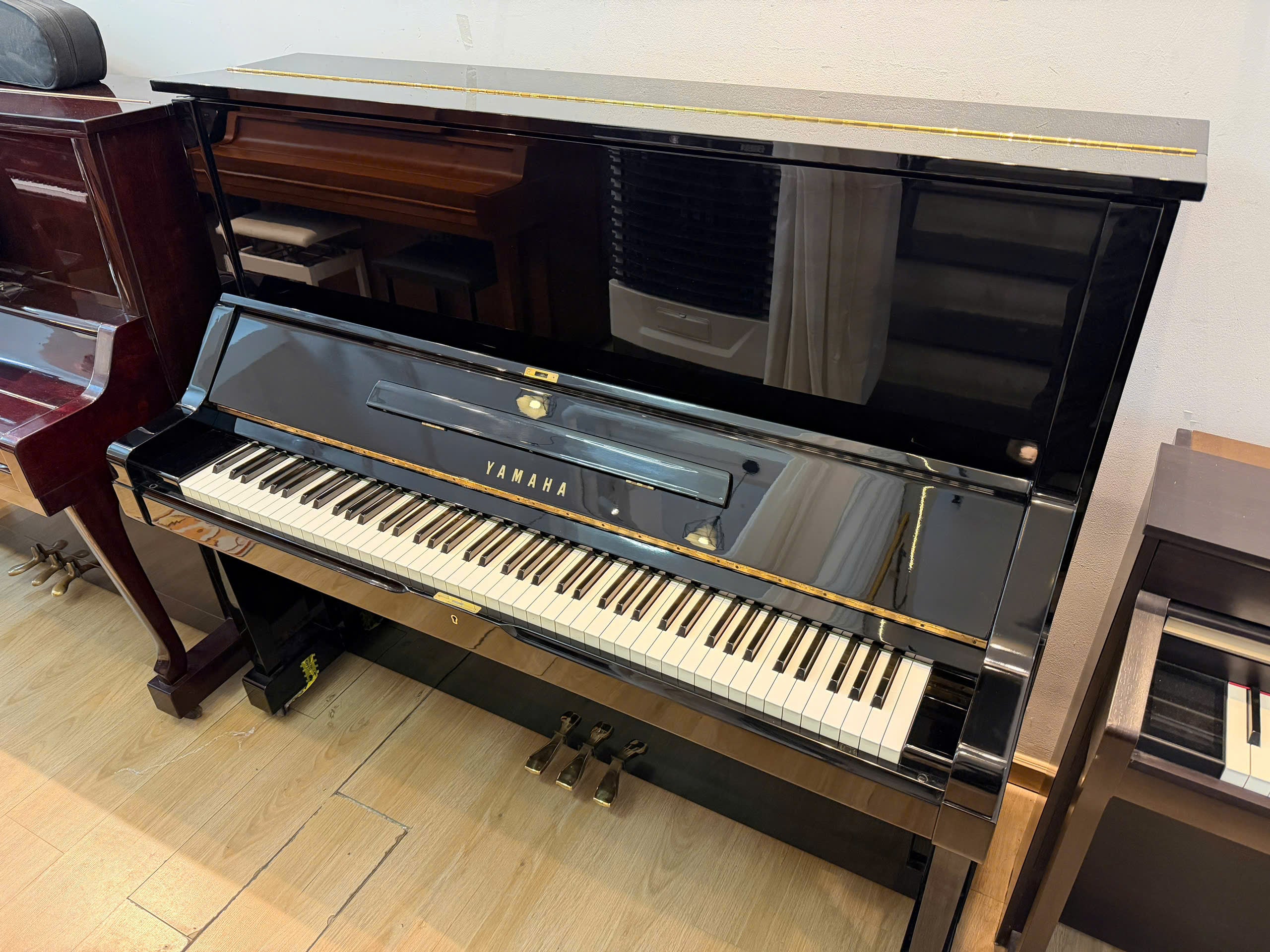Đàn Piano Cơ Yamaha UX