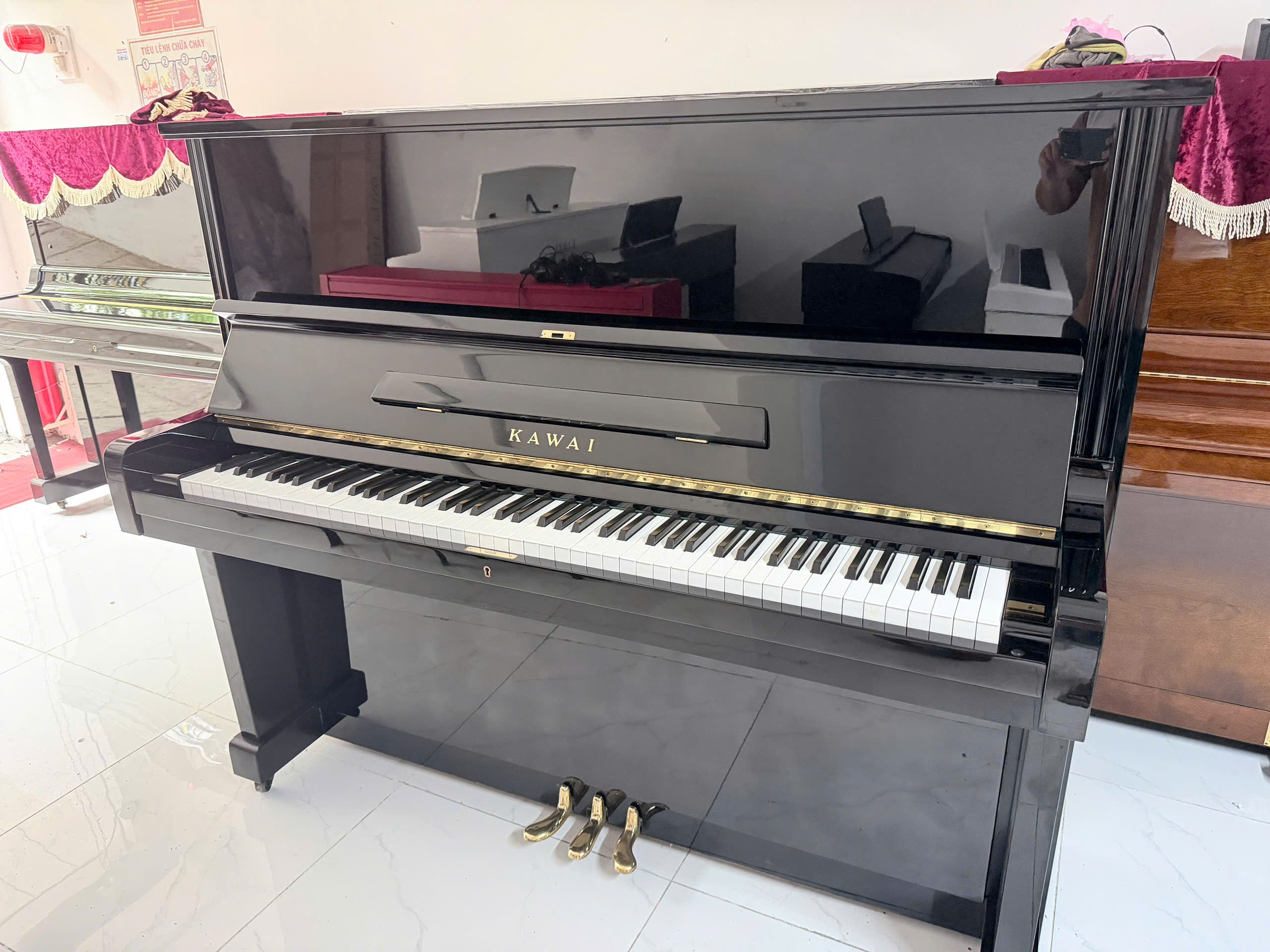 Đàn Piano Cơ Upright Kawai BL51