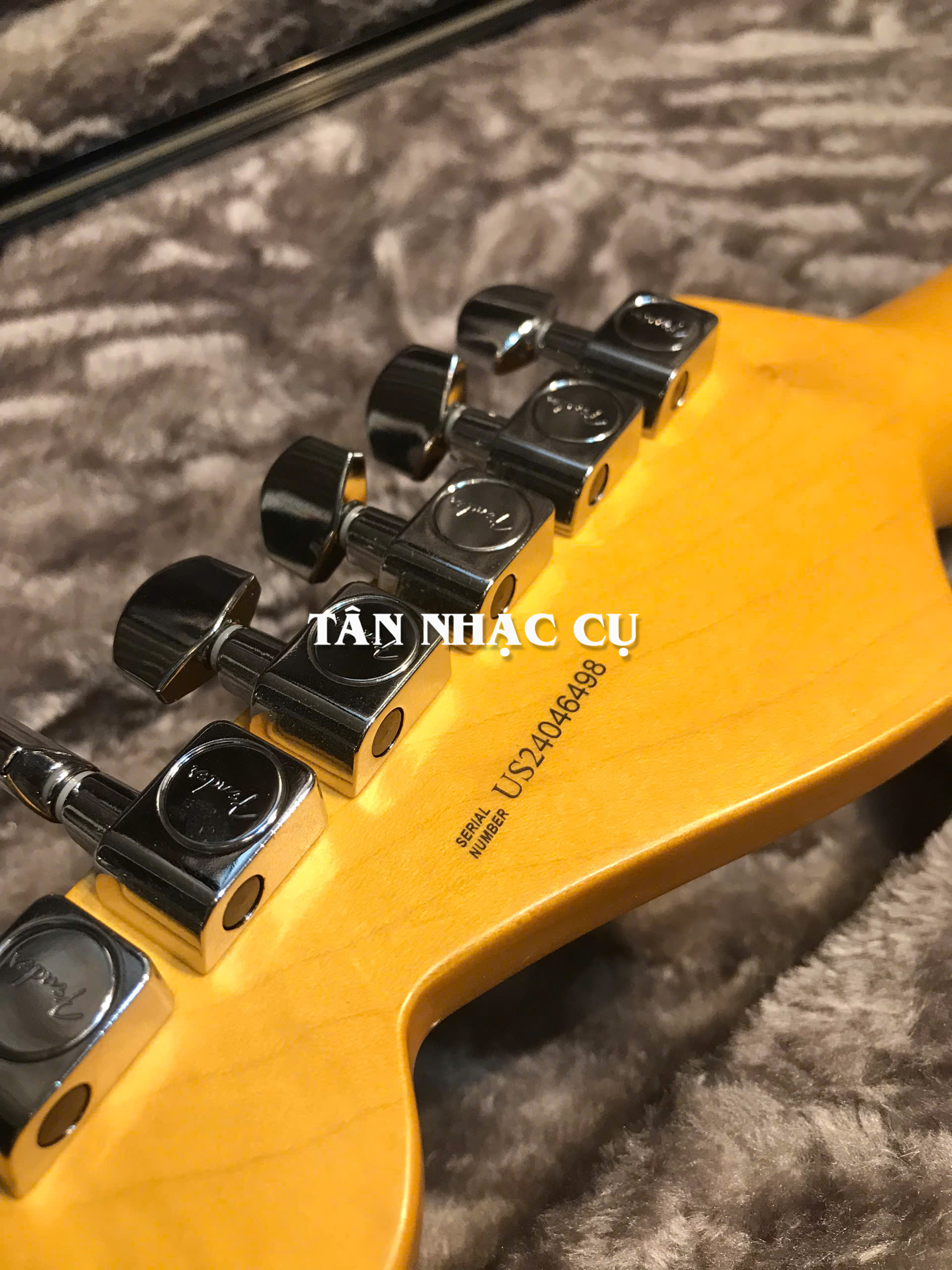 Fender American Professional II Stratocaster® HSS - 3 Color Sunburst
