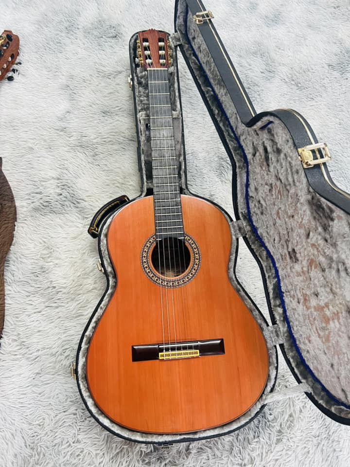 Đàn Guitar Classic Hiroshi Tamura P100