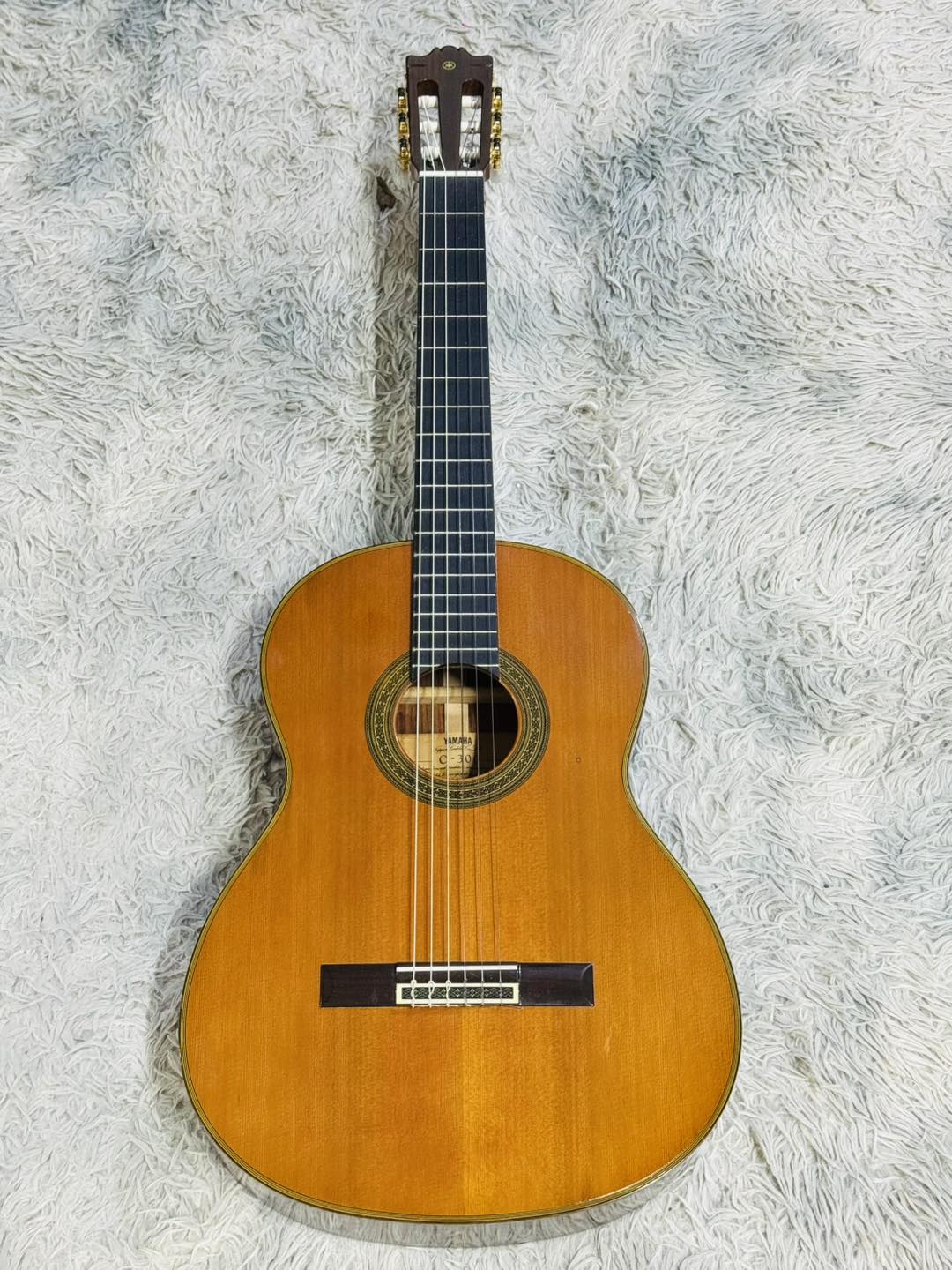 Đàn Guitar Classic Yamaha C300