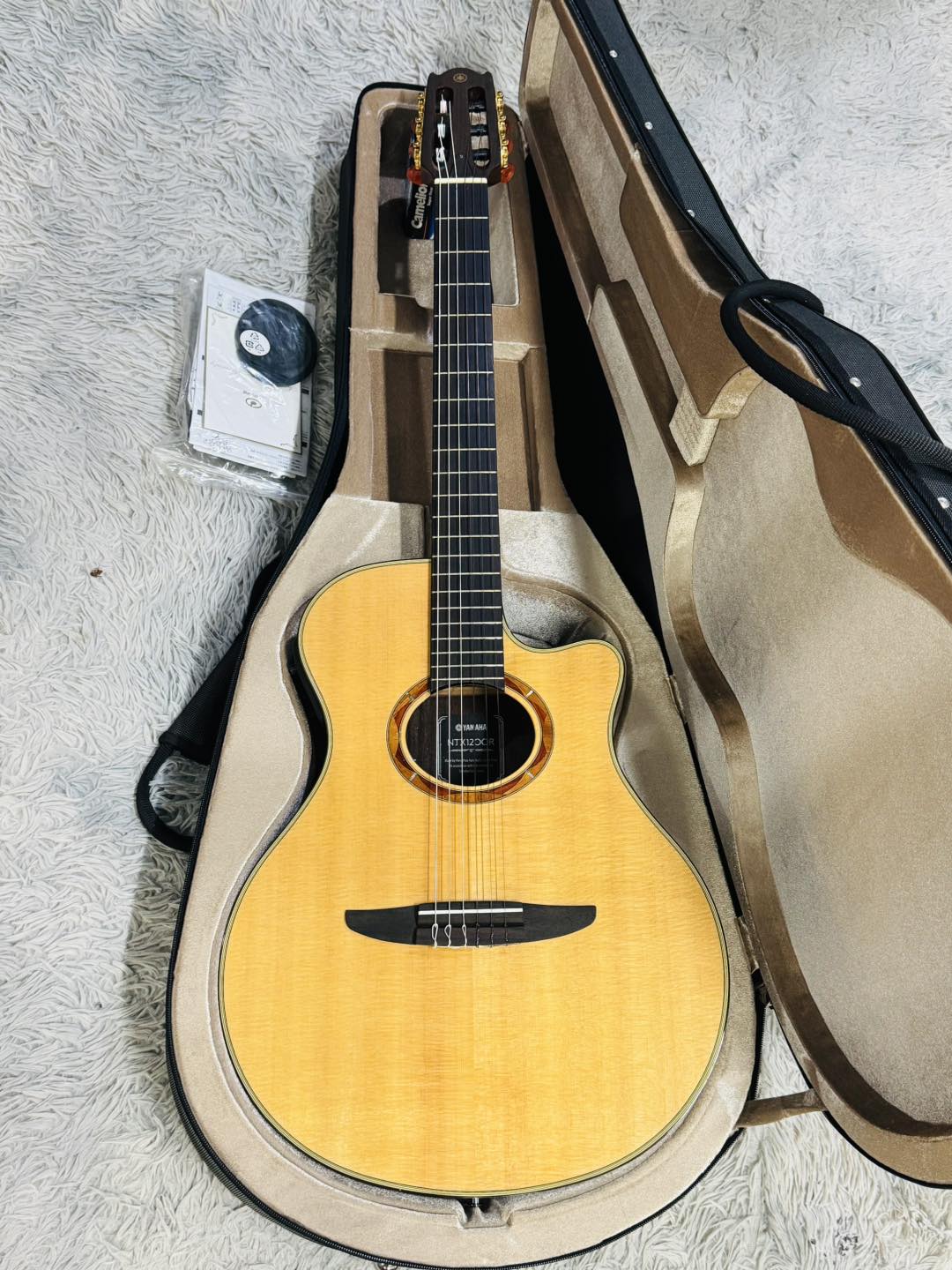 Đàn Guitar Classic Yamaha NTX1200R