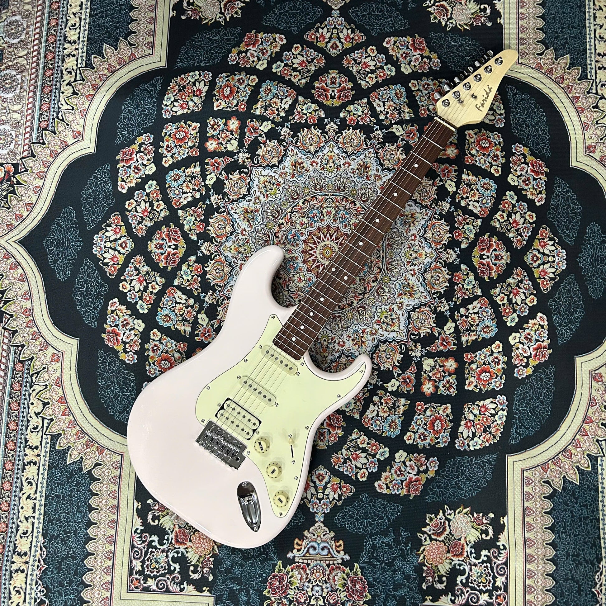 Đàn Guitar Điện Farida F2020 HSS Electric Guitar, Apricot Blossom Rain Powder