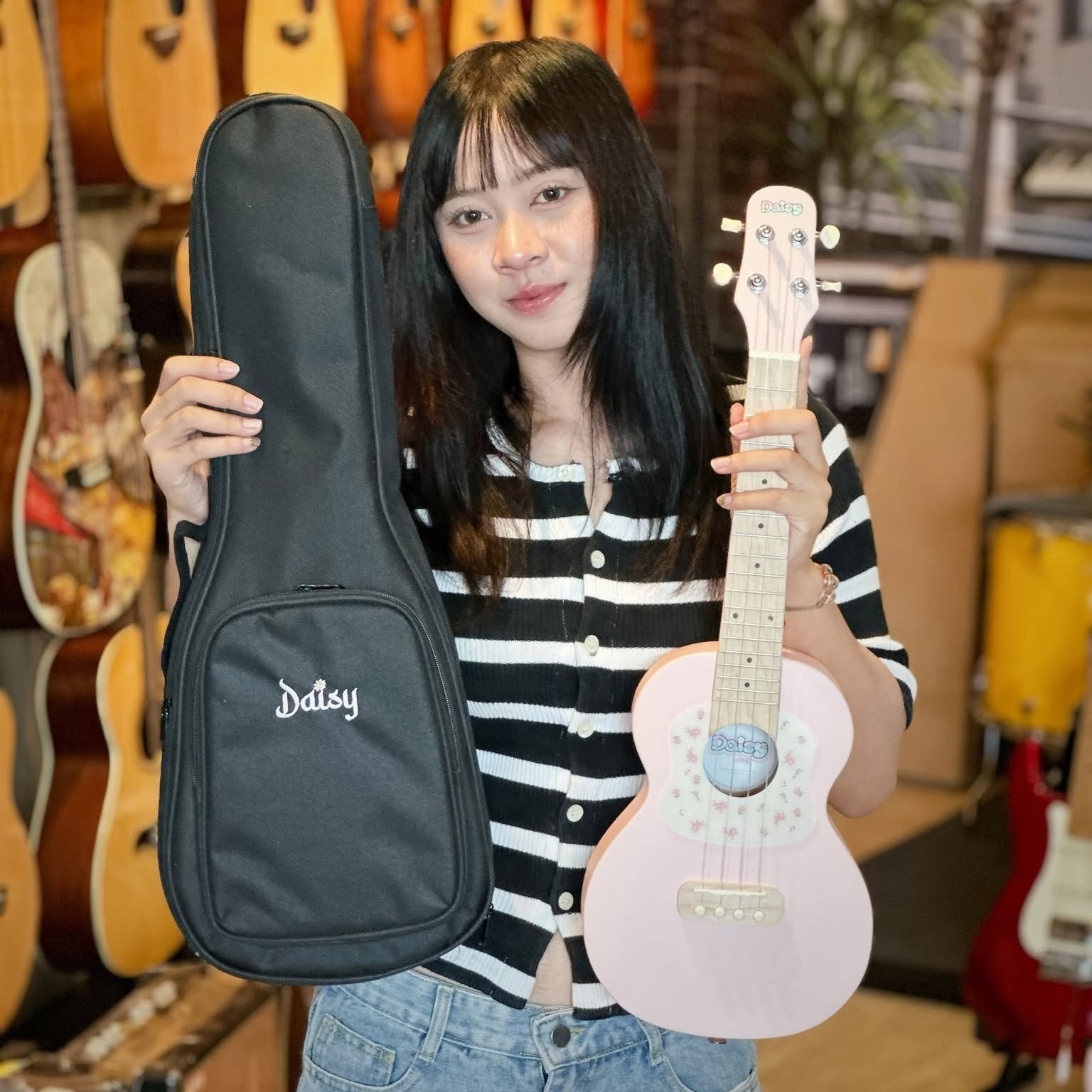 Đàn Ukulele Concert Daisy Jeni U100, White