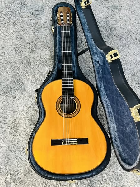 Đàn Guitar Classic Matsuoka M200