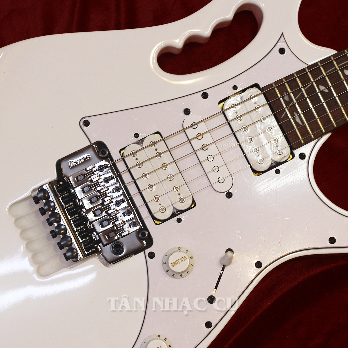 Đàn Guitar Điện Ibanez JEMJR Steve Vai Signature