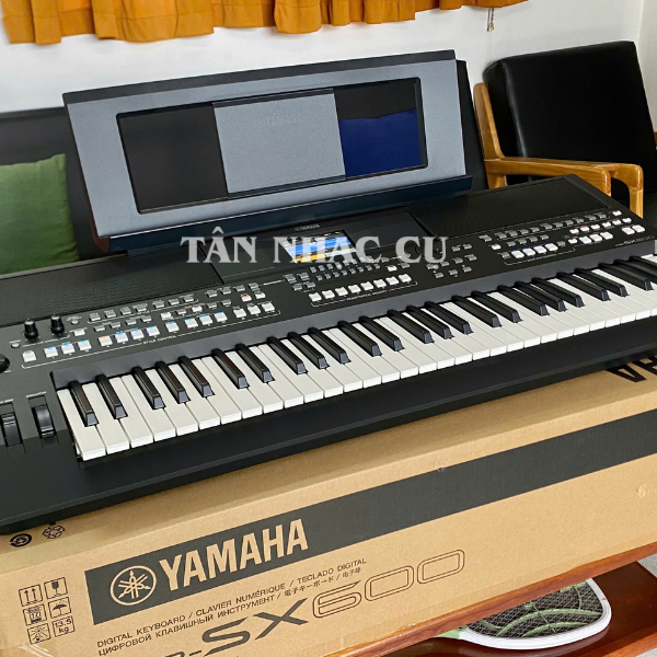 Đàn Organ Yamaha PSR SX600