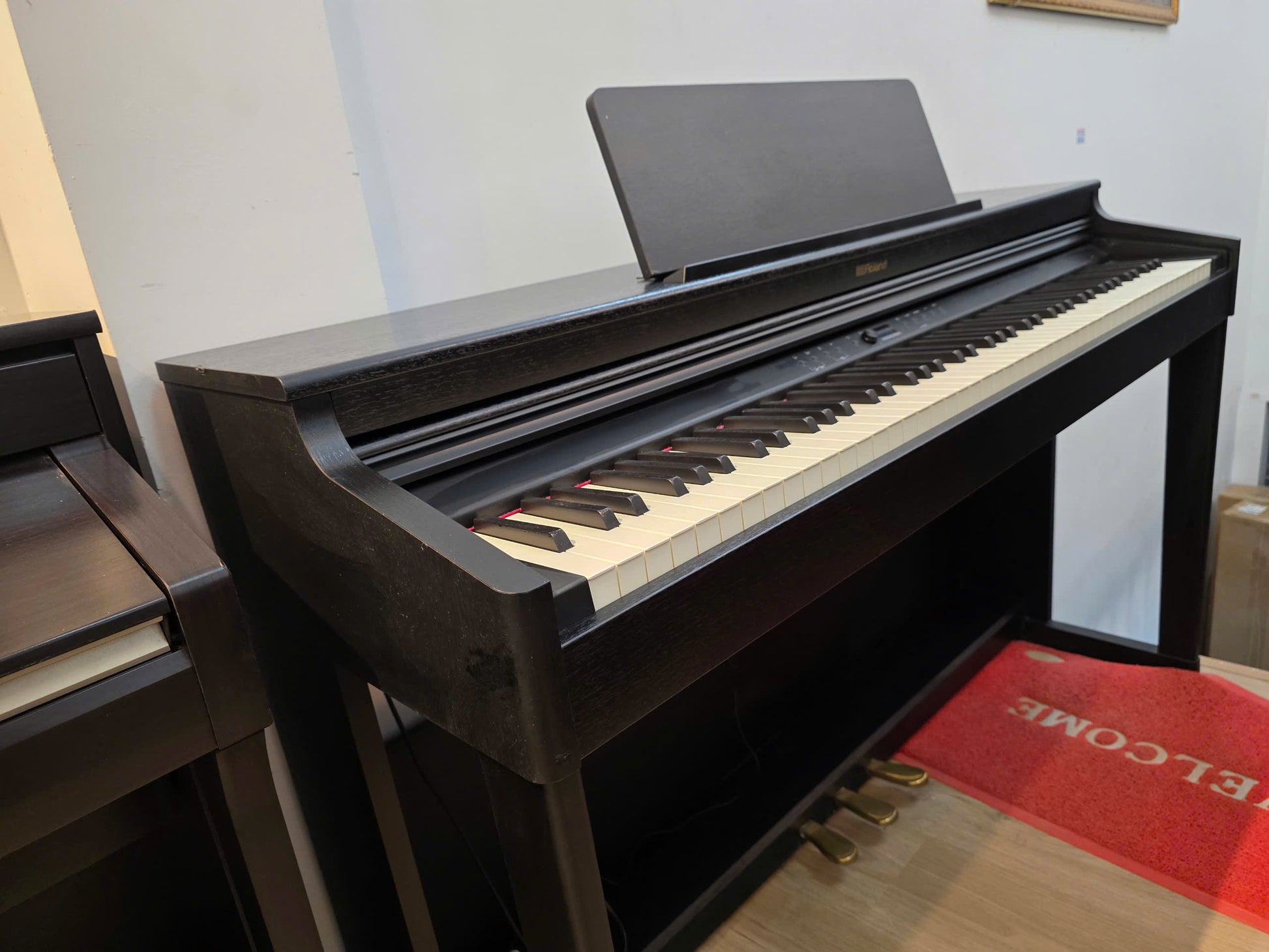 Đàn Piano Điện Roland RP701, Qua Sử Dụng