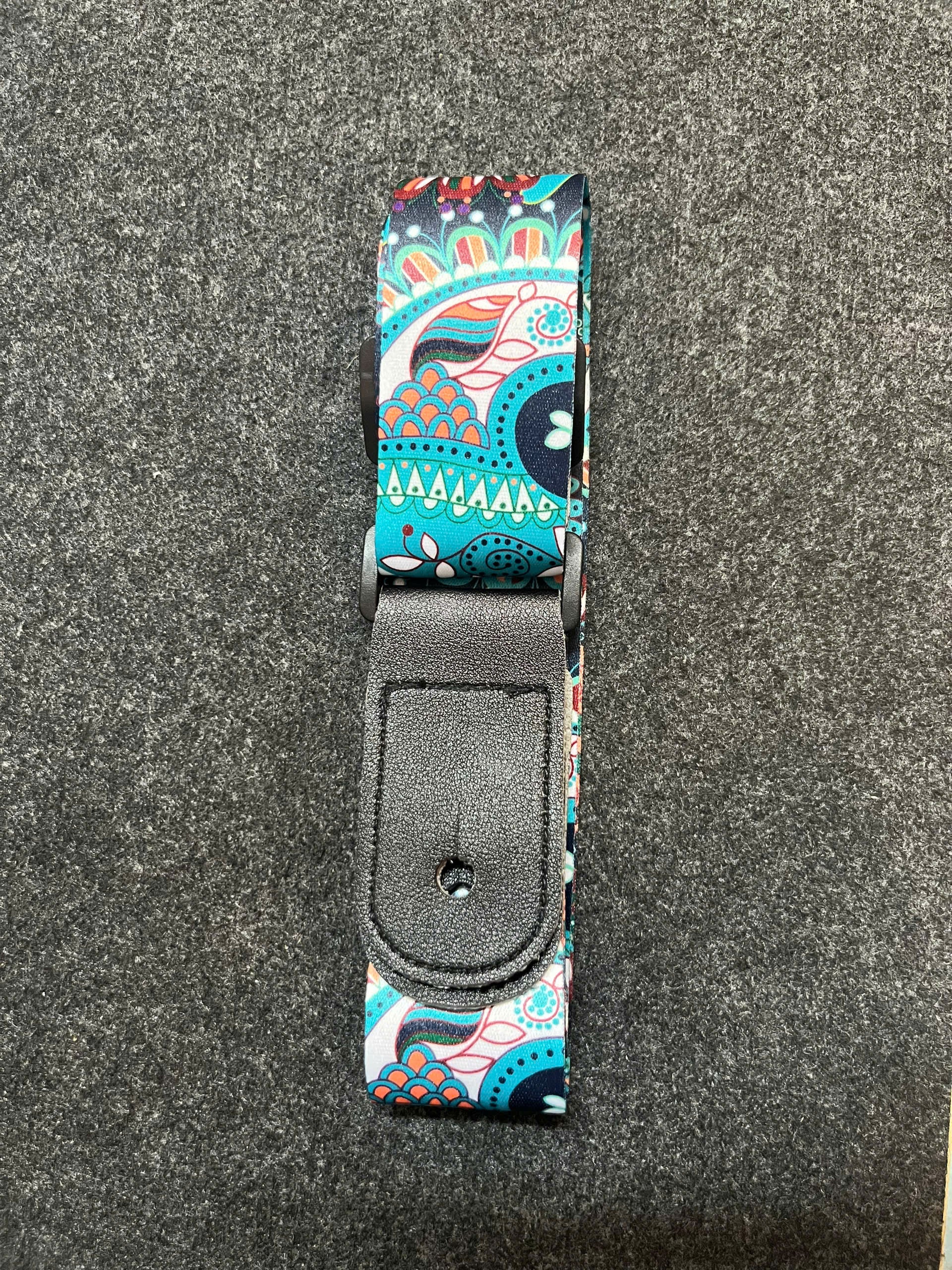 Đàn Ukulele Saga Soprano UK21 w/Bag