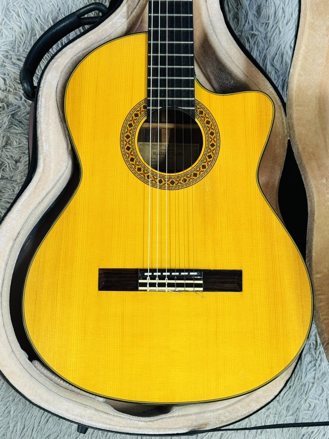 Đàn Guitar Classic Kazuo Yairi CE1