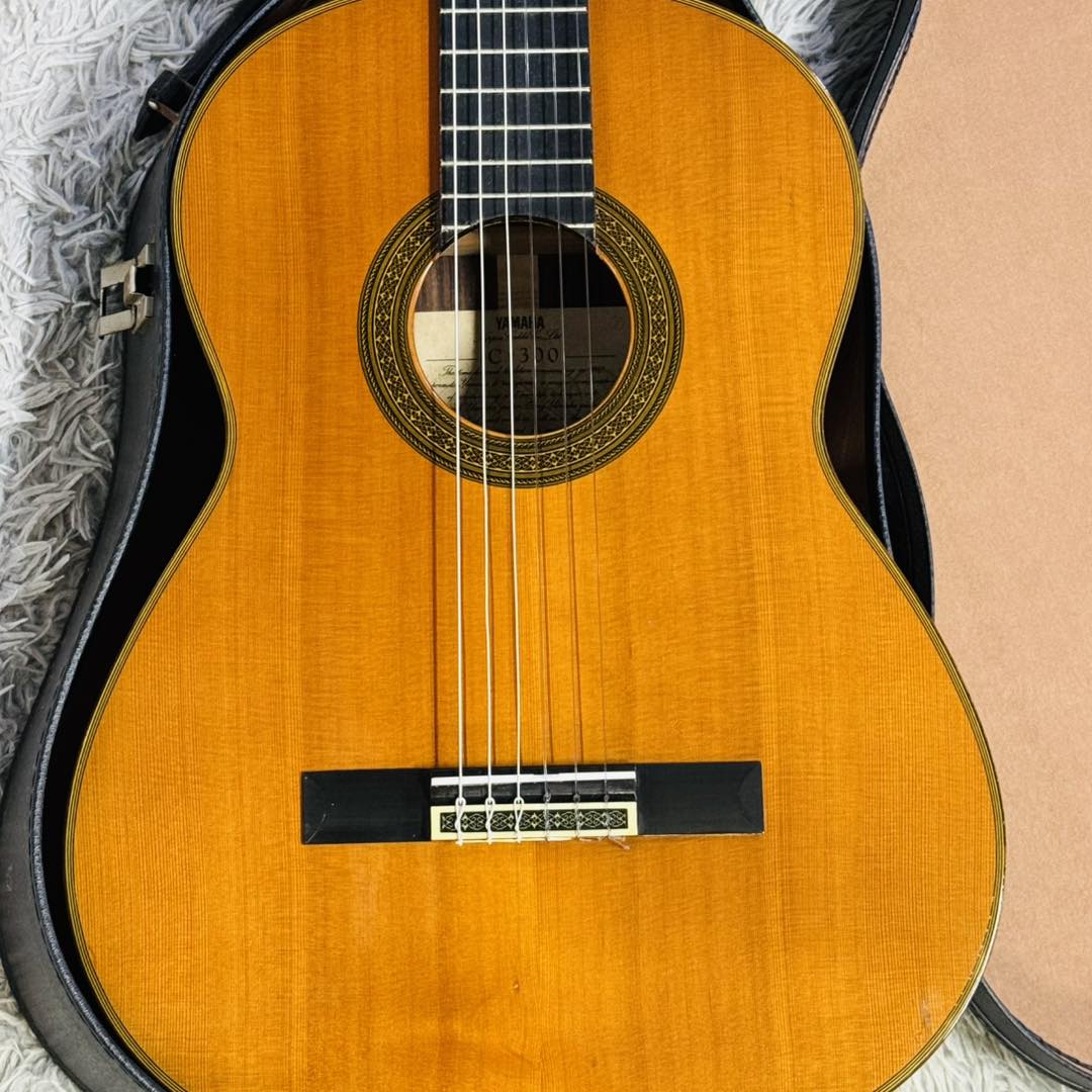 Đàn Guitar Classic Yamaha C 300