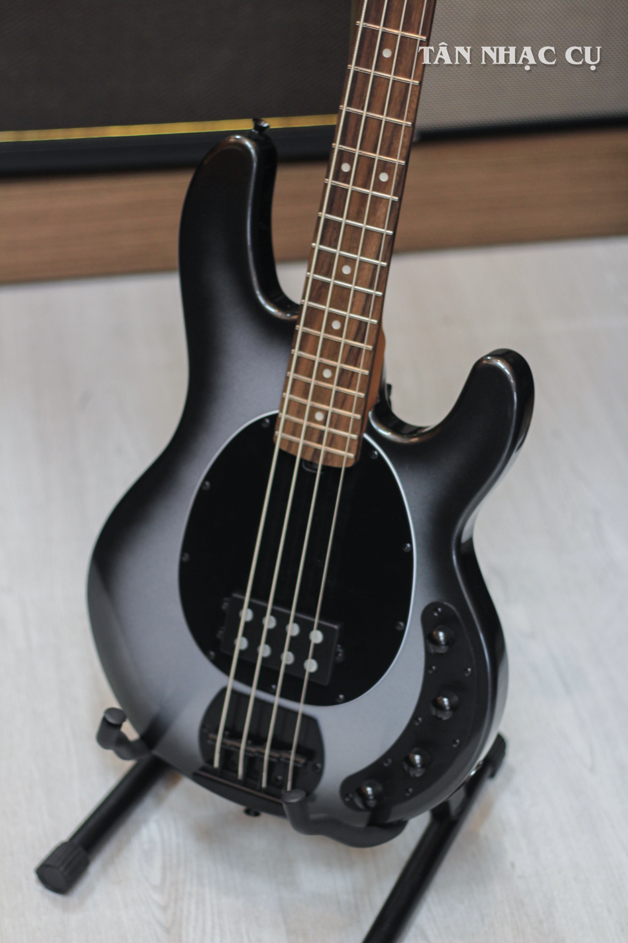 Đàn Guitar Bass Sqoe SBMS200 H Electric Guitar Bass, Roasted Maple Fingerboard, Metallic Silverburst