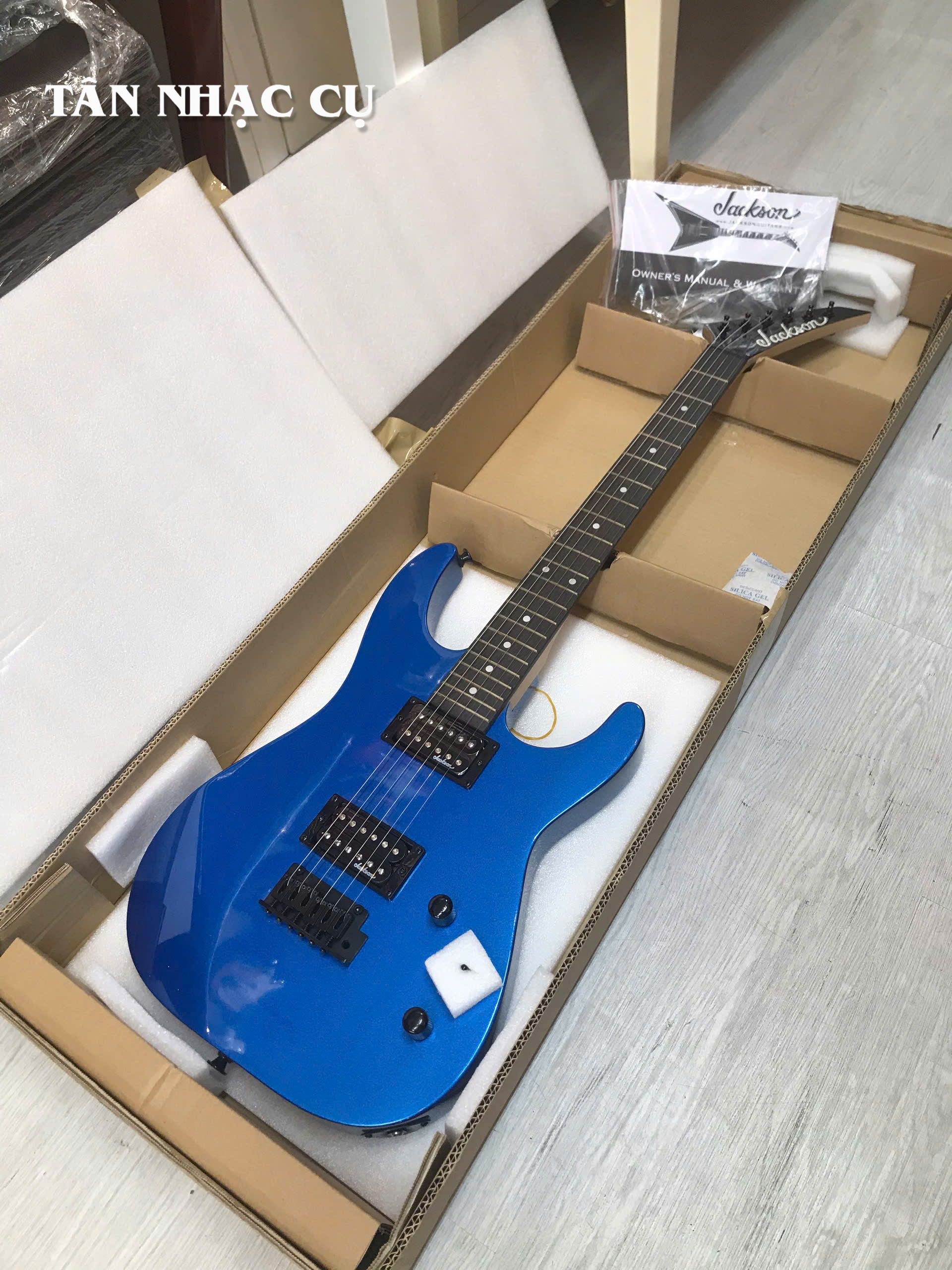 Đàn Guitar Điện Jackson Dinky JS11 HH Electric Guitar, Amaranth Fingerboard, Metallic Blue #2910121527