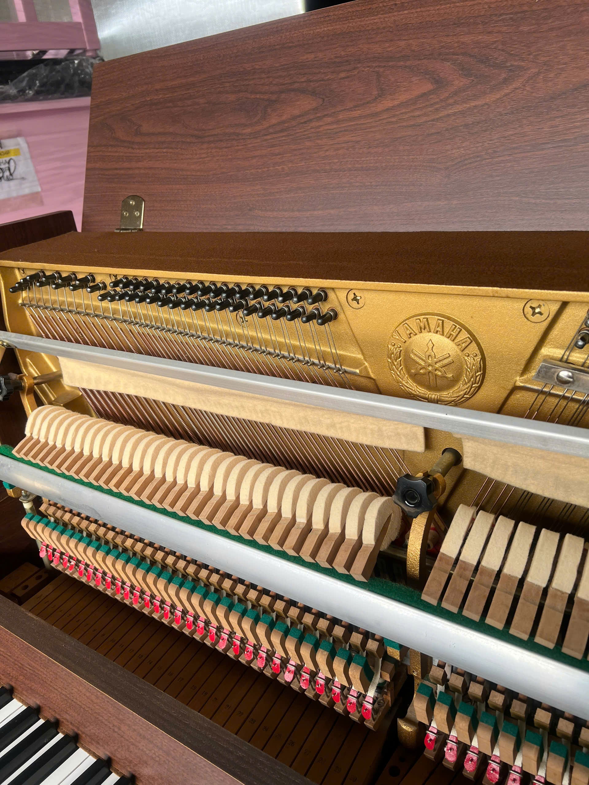 Đàn Piano Cơ Yamaha MC101 Mahogany