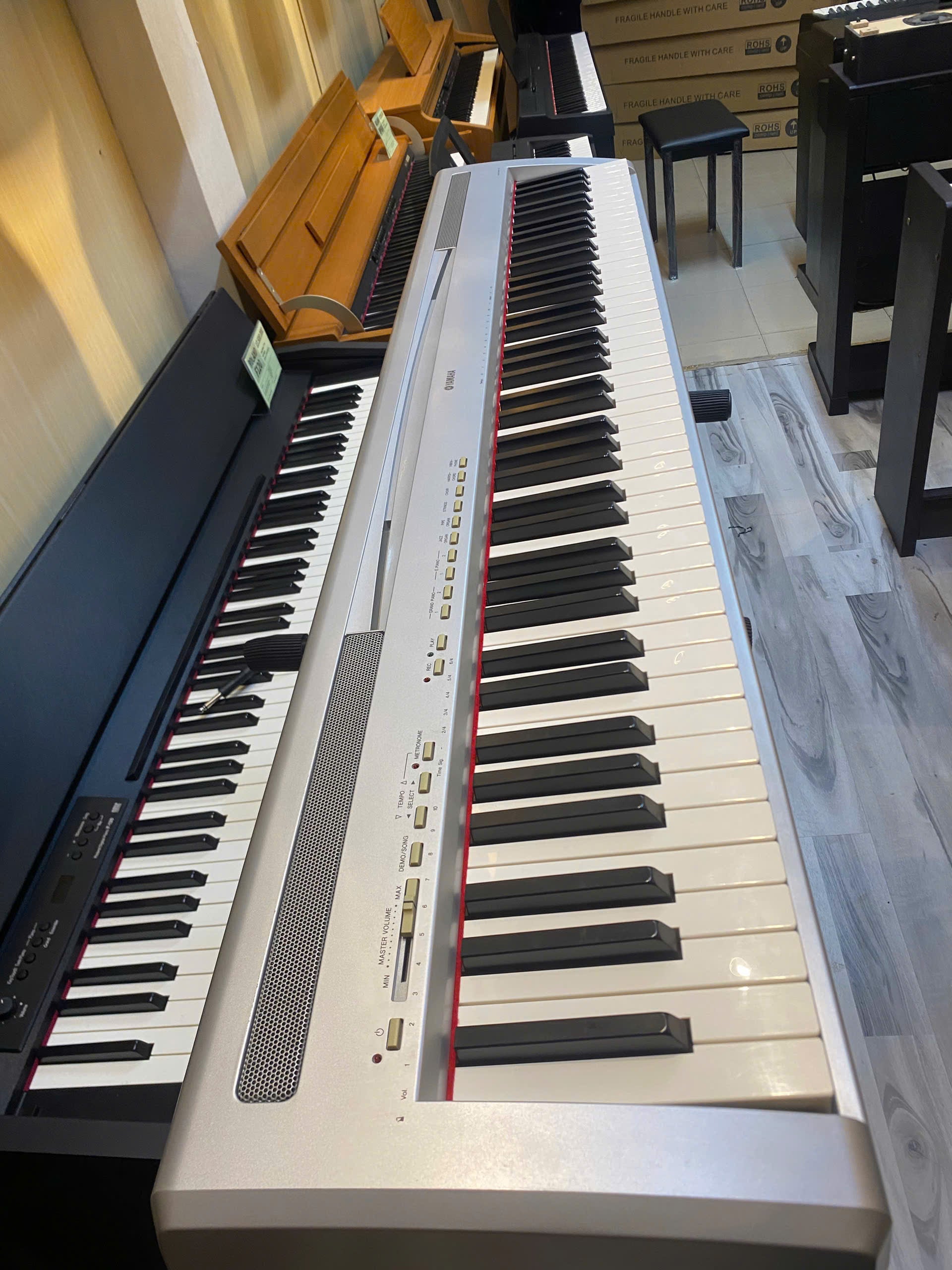 Đàn Piano Điện Yamaha P95 - Silver