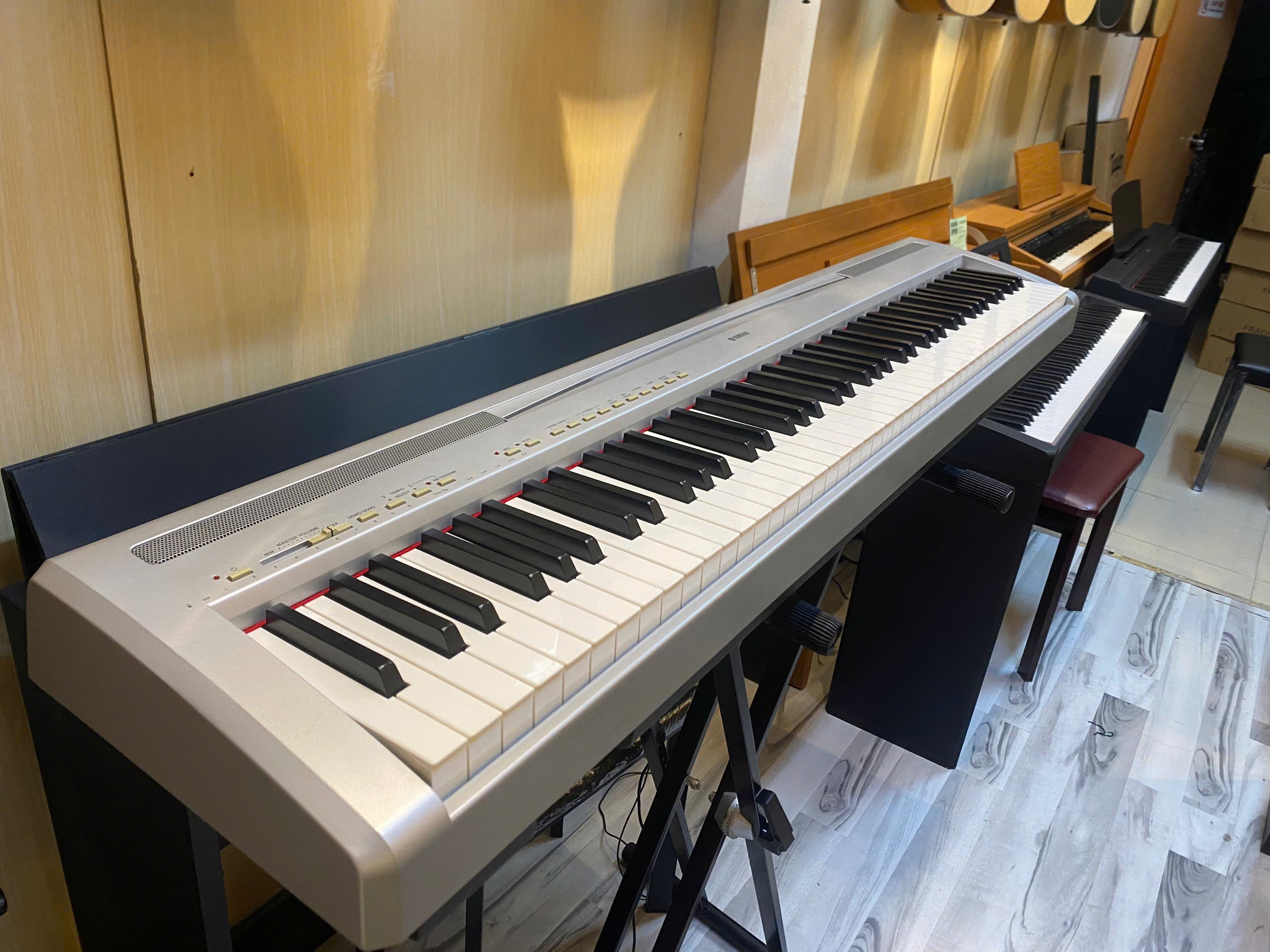 Đàn Piano Điện Yamaha P95 - Silver