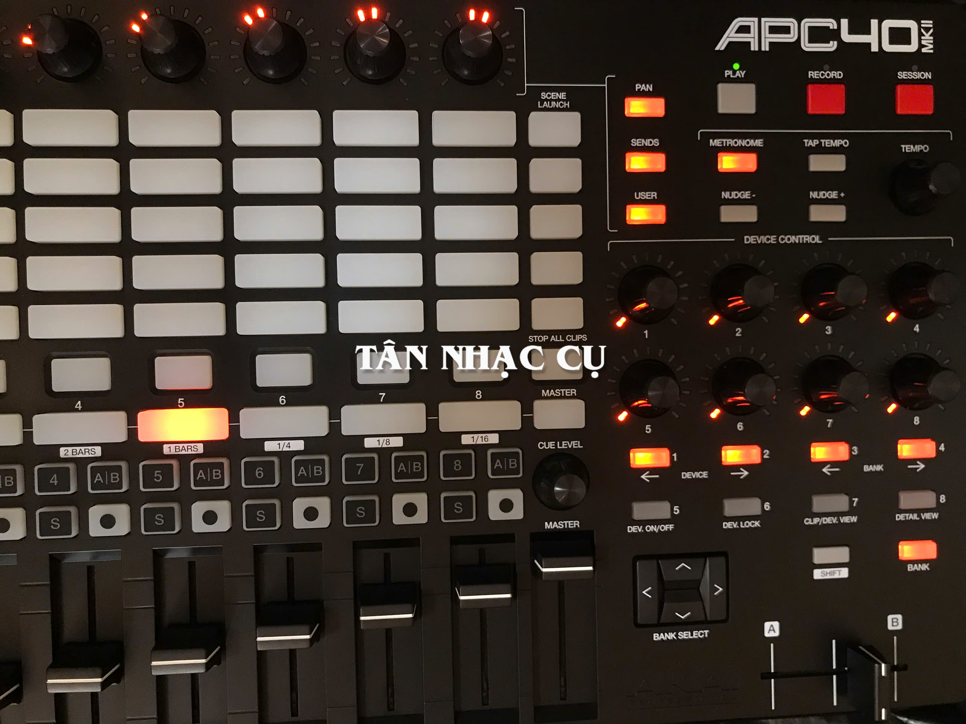 MIDI Pad Controller Akai APC40 MKII
