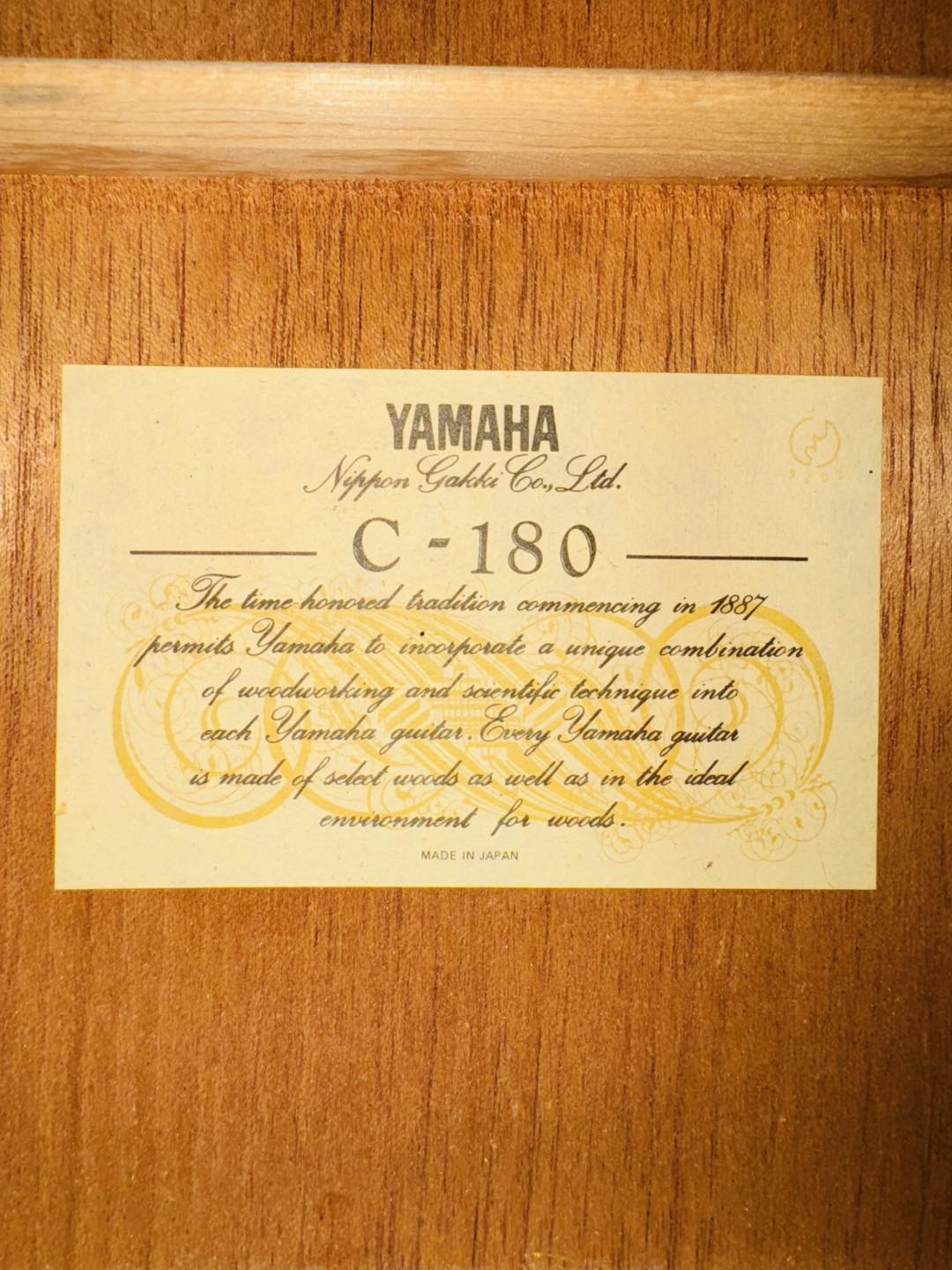 Đàn Guitar Classic Yamaha C180