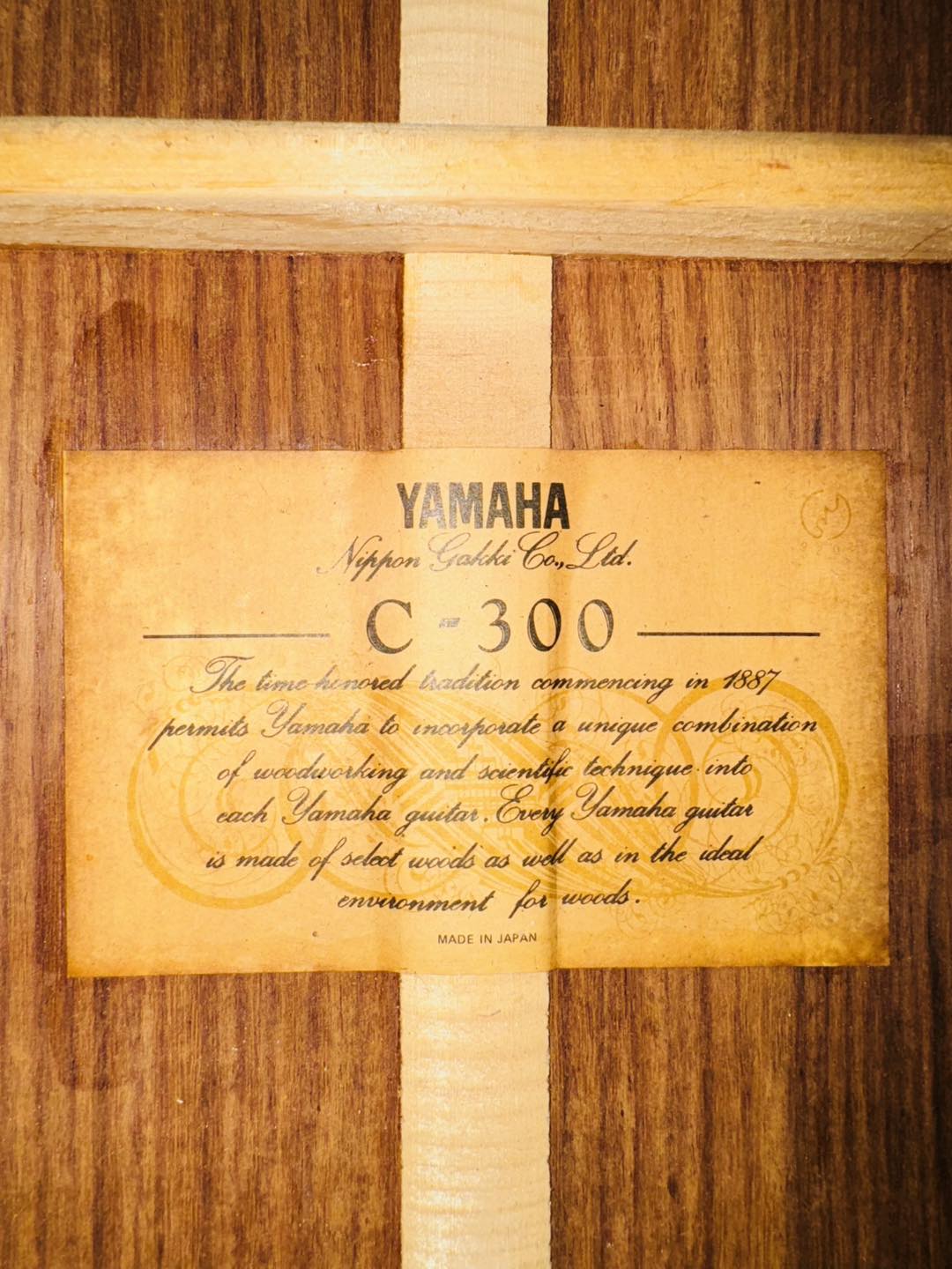 Đàn Guitar Classic Yamaha C300