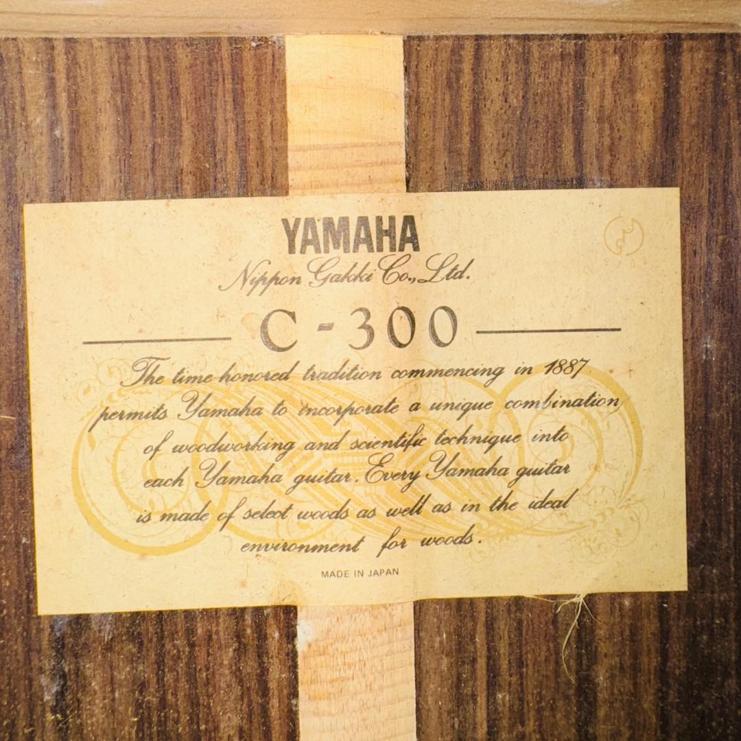 Đàn Guitar Classic Yamaha C 300