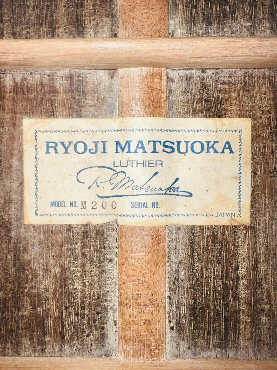 Đàn Guitar Classic Matsuoka M200